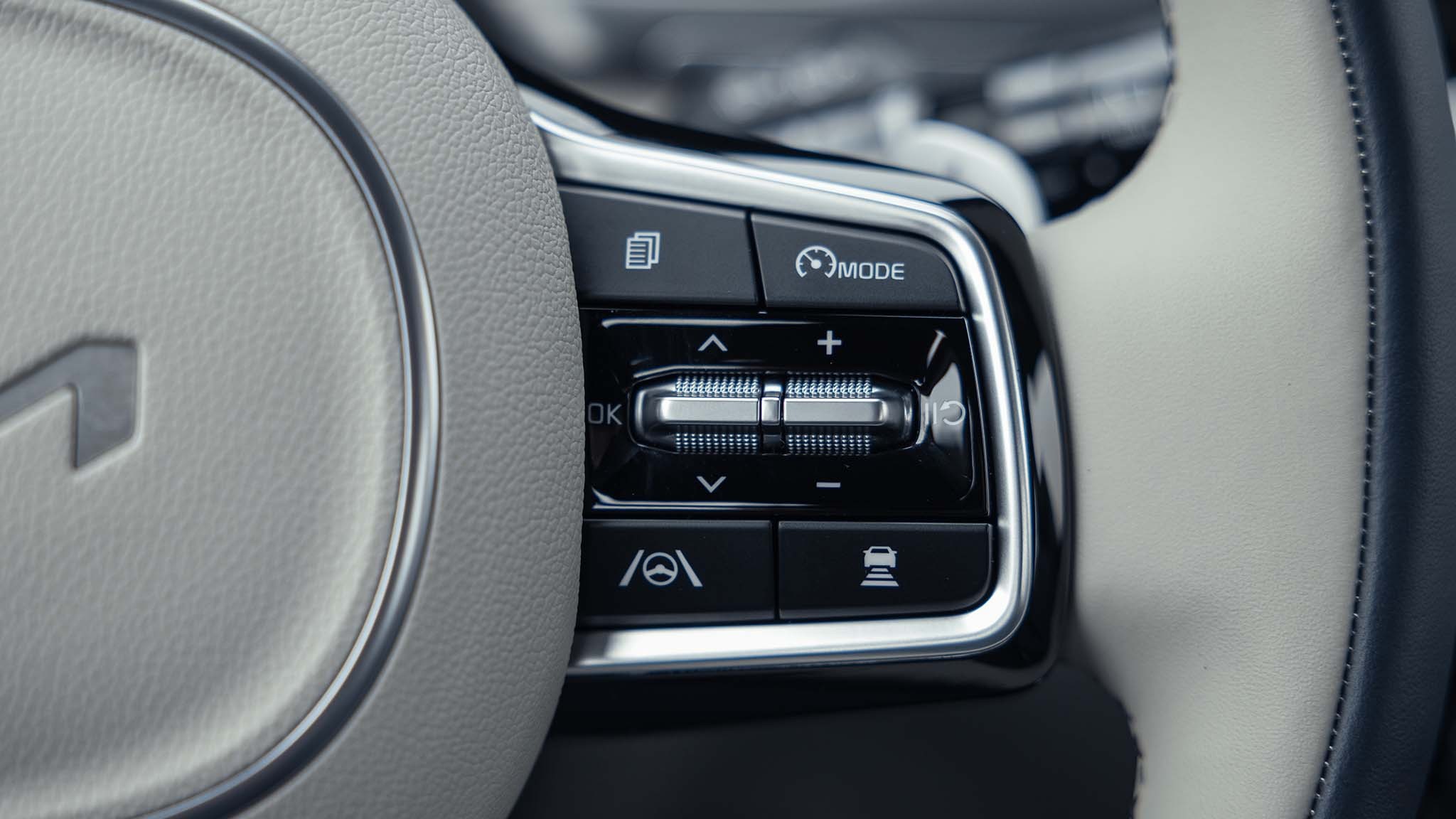 014 2023 kia sorento phev steering wheel details