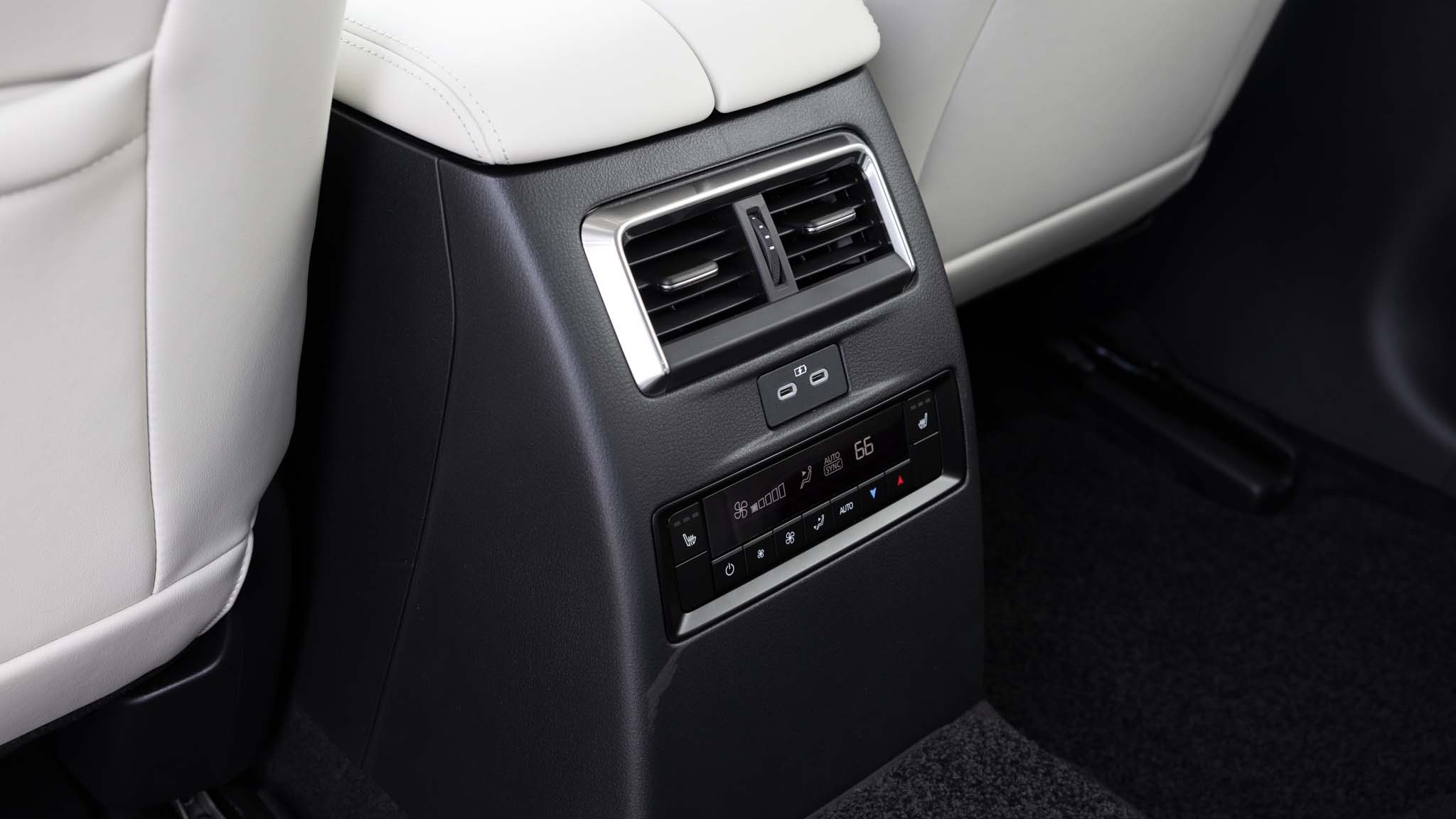 008 2024 mazda cx 90 phev rear vents