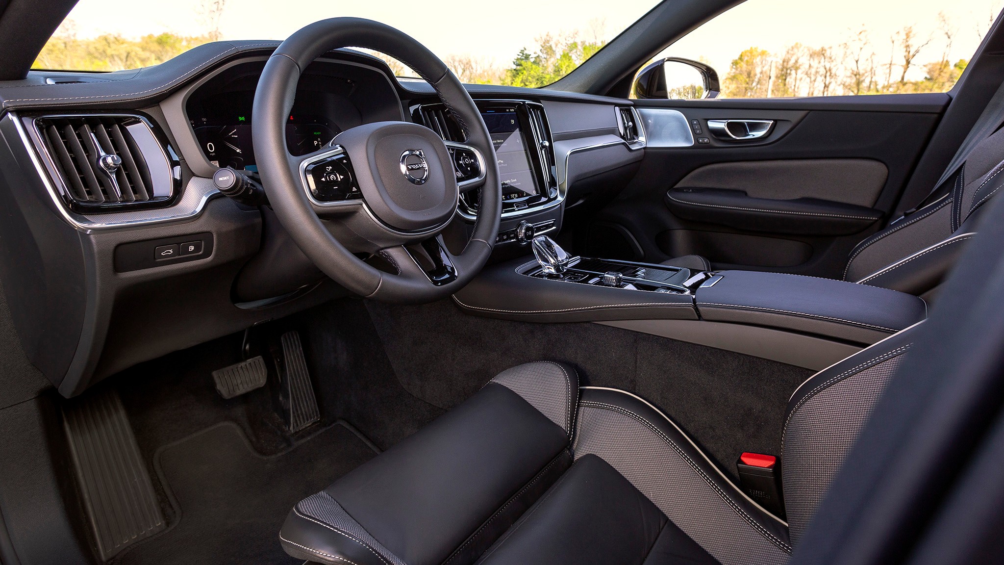 6 2024 Volvo S60 Recharge AWD Black Edition interior