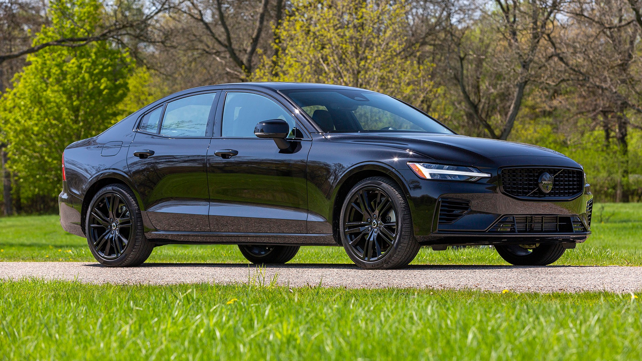 14 2024 Volvo S60 Recharge AWD Black Edition front view