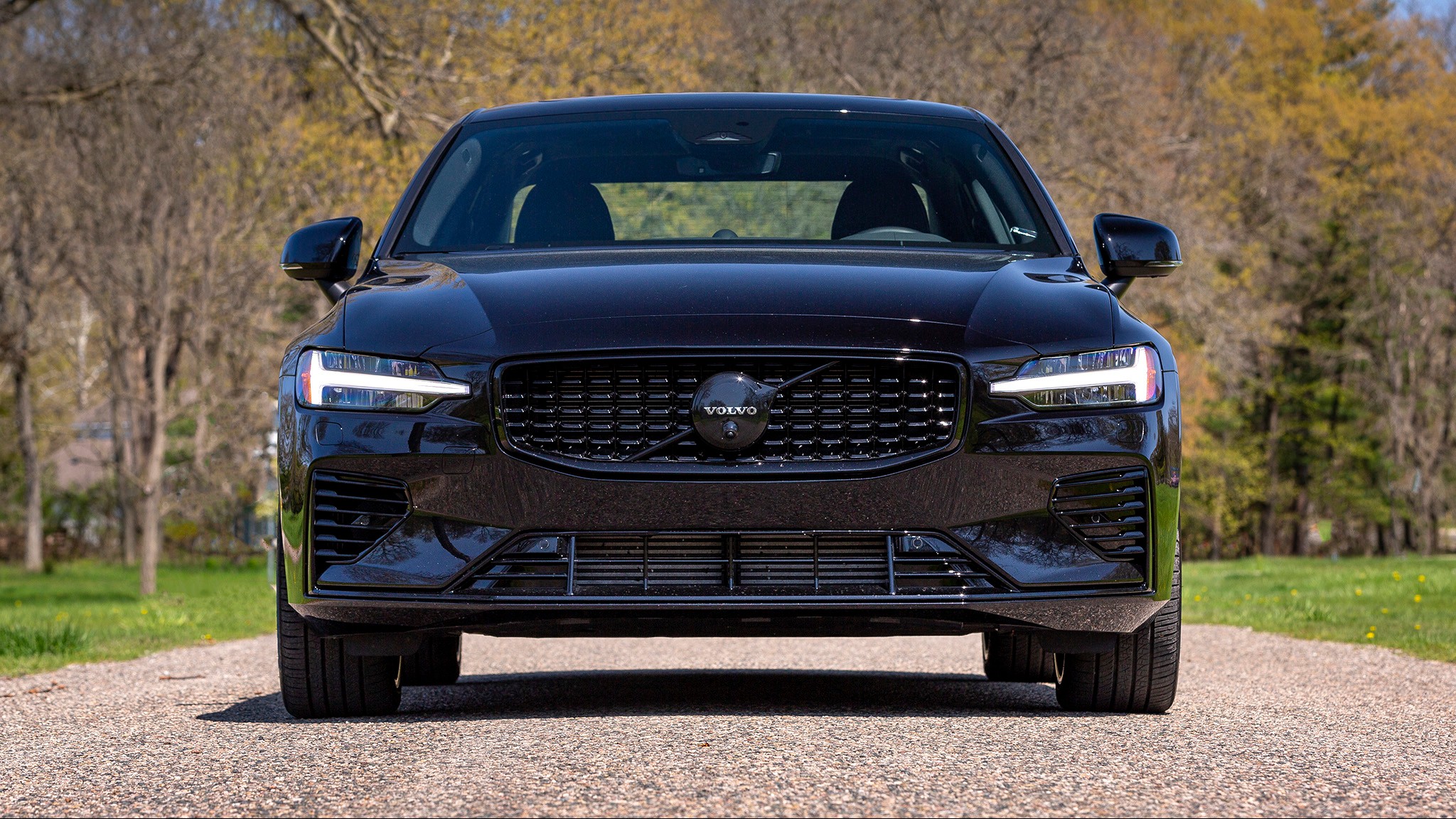 11 2024 Volvo S60 Recharge AWD Black Edition front view