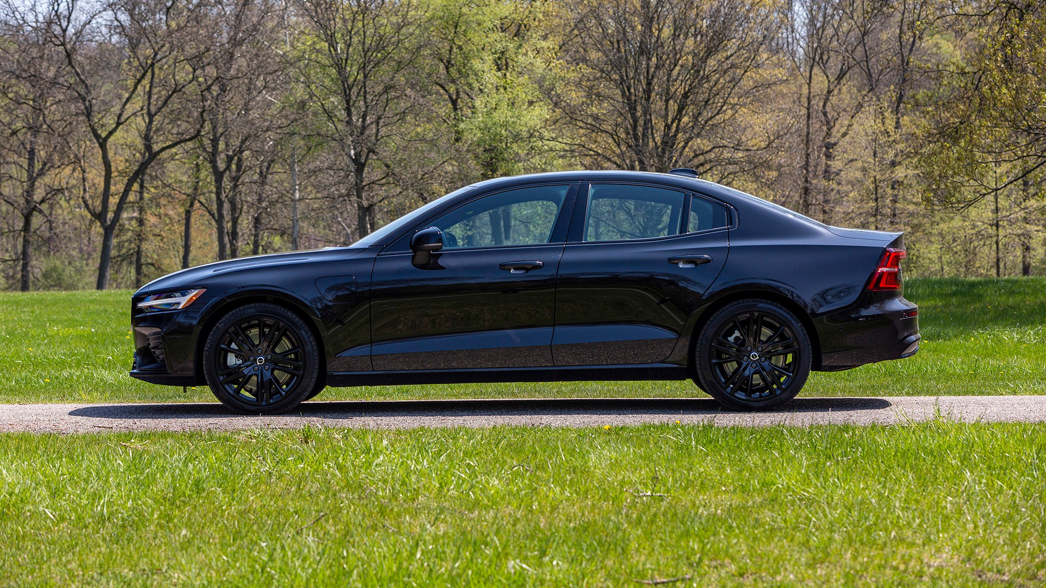 15 2024 Volvo S60 Recharge AWD Black Edition side view