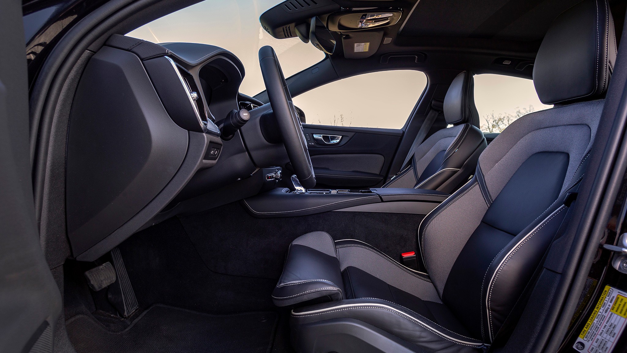 7 2024 Volvo S60 Recharge AWD Black Edition interior