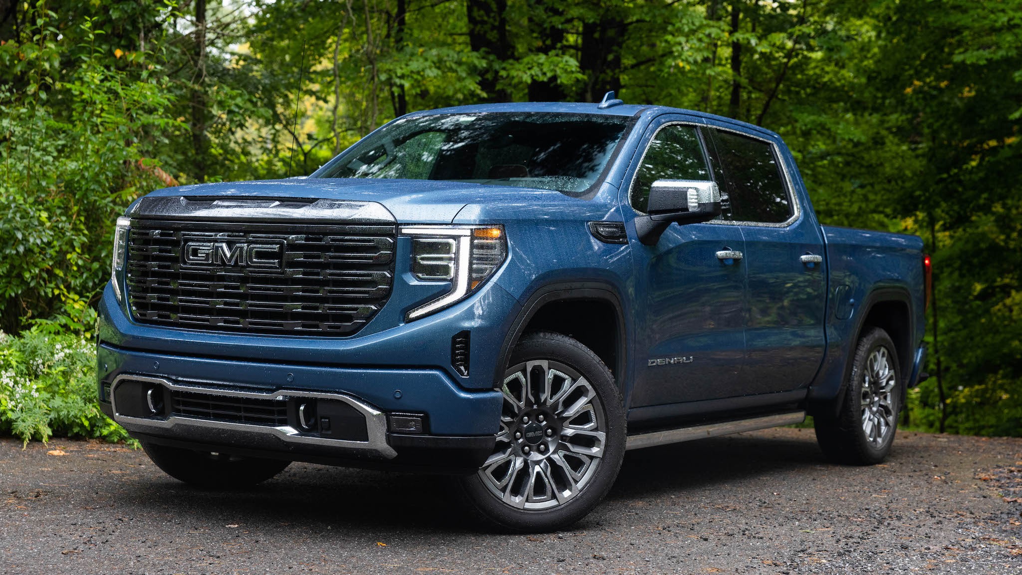 002 2024 GMC Sierra 1500 Denali Ultimate front three quarters