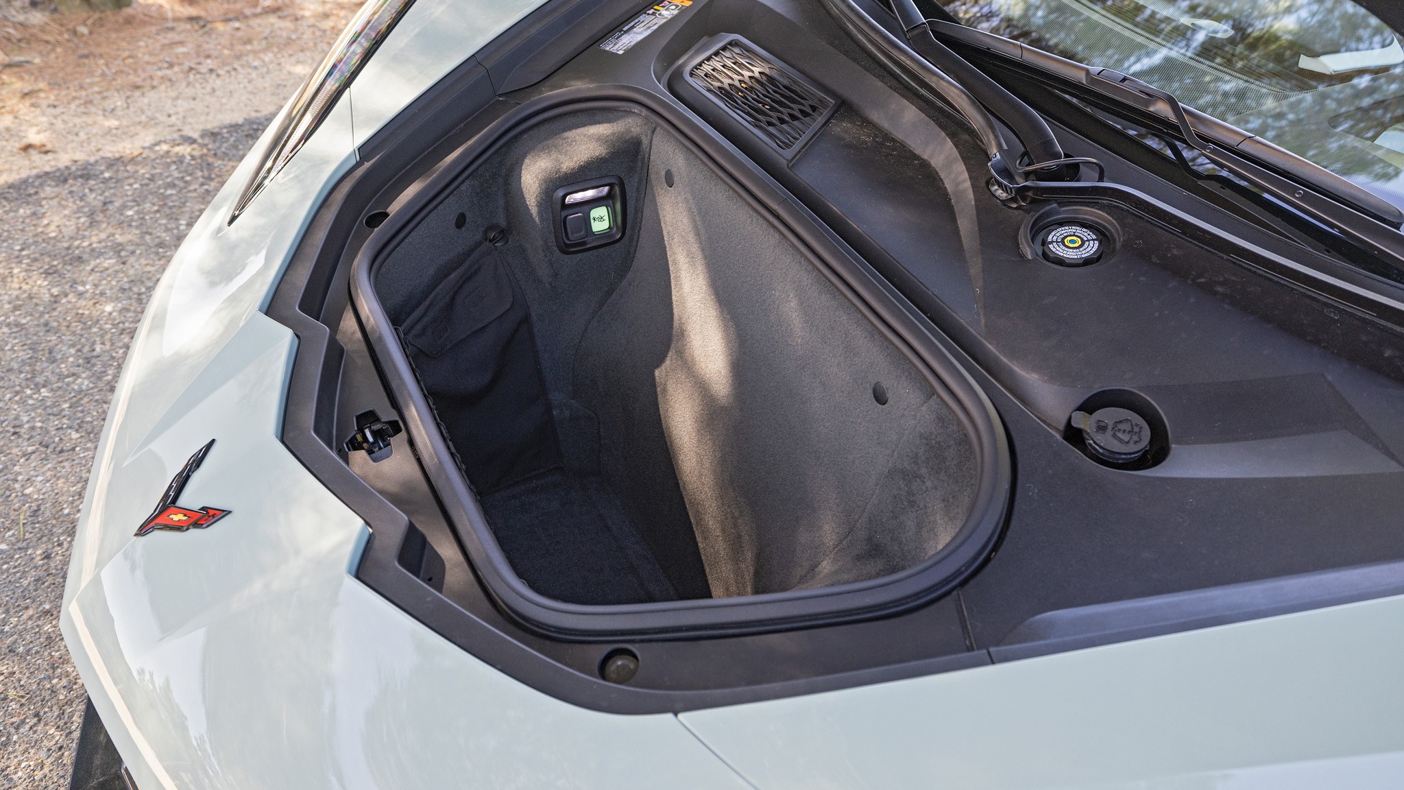 038 2024 Chevrolet Corvette E Ray frunk