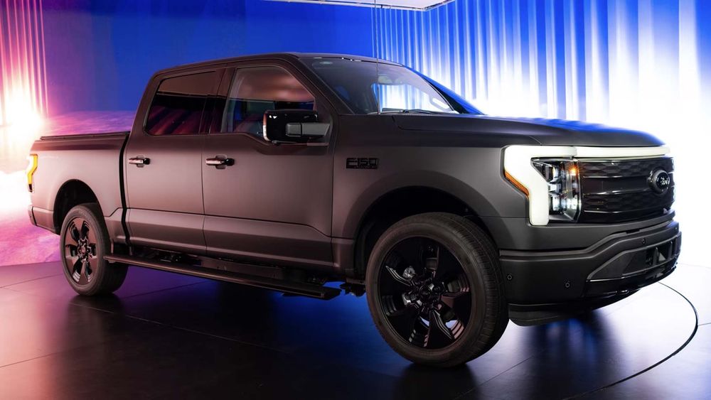 2024 Ford F 150 Lightning Platinum Dark Edition 11