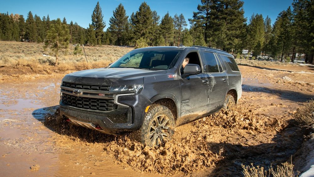 029 2024 Chevrolet Tahoe Z71 front view