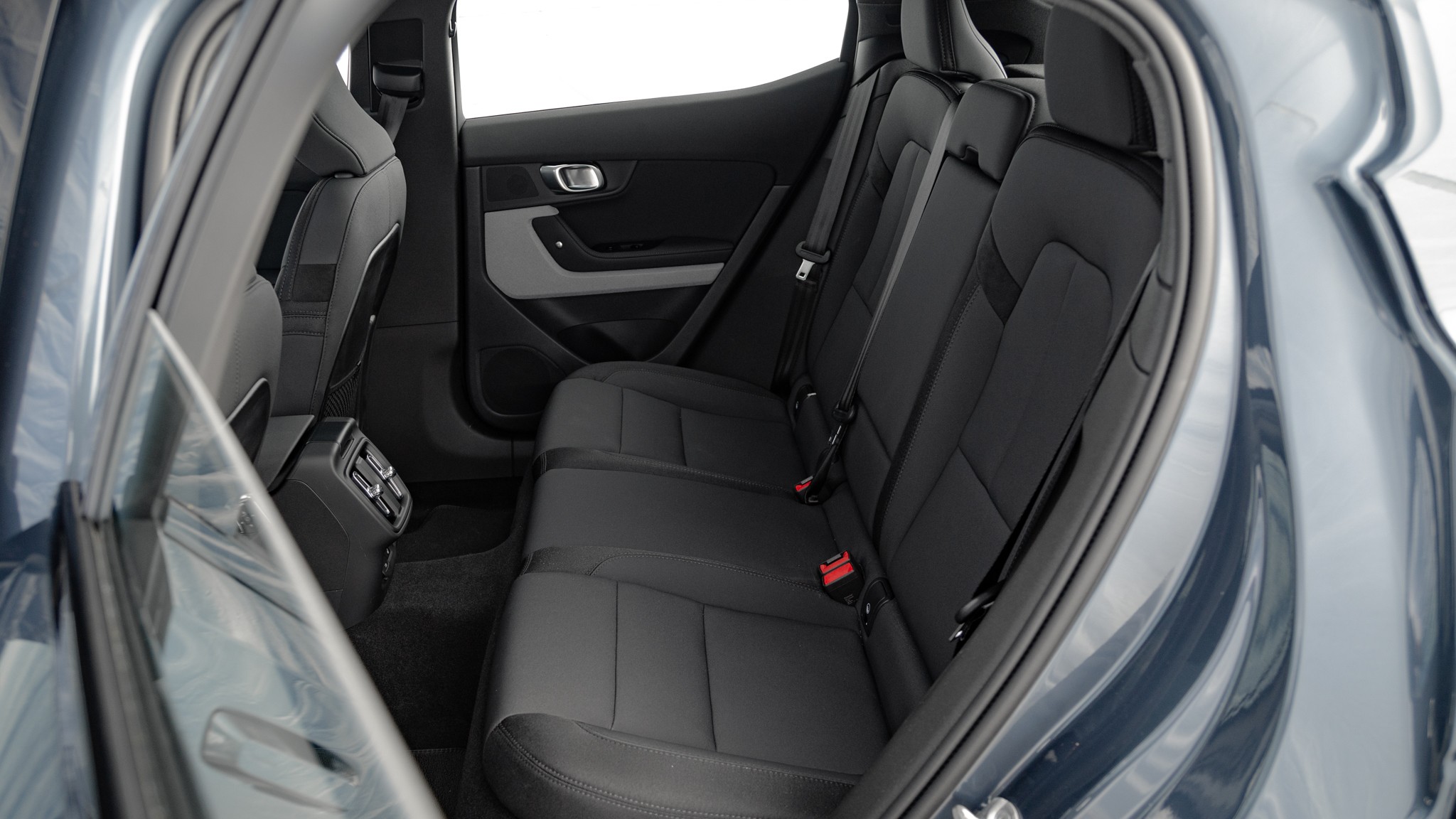 011 2024 Polestar 2 RWD rear seats