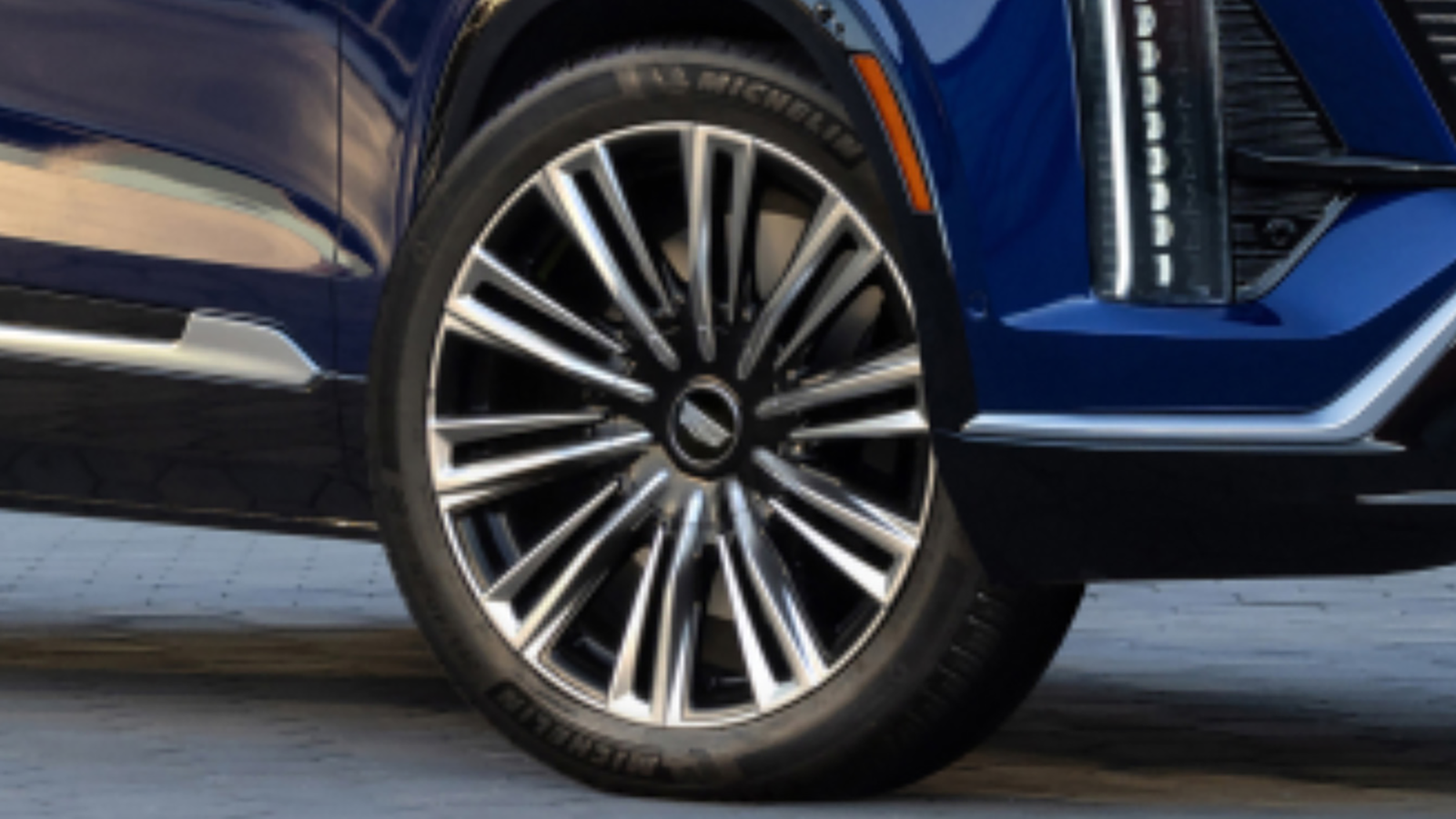 2026 Cadillac Vistiq EV SUV 3