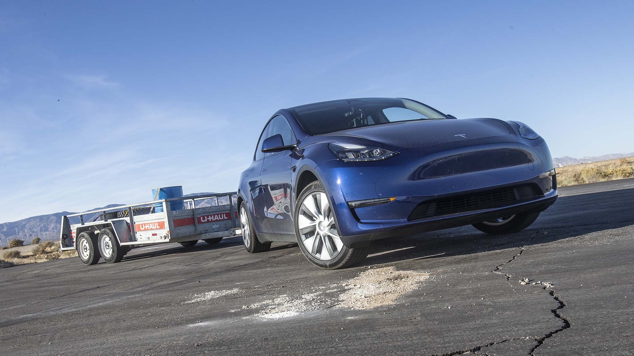 011 2024 tesla model y dual motor long range towing