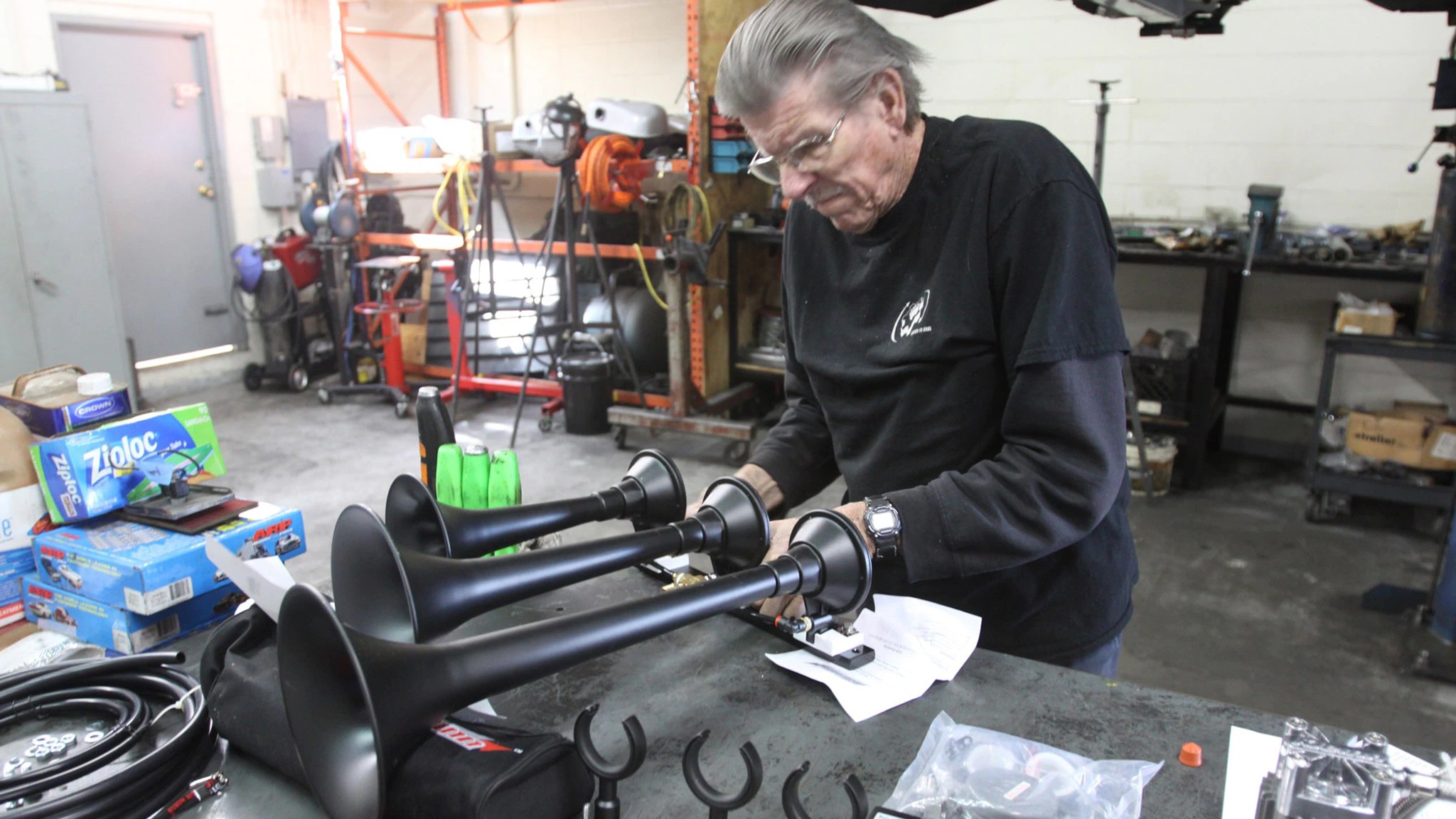 001-kleinn-air-horn-hk9-slimline-universal-system-installation-tim-poppy-roberts