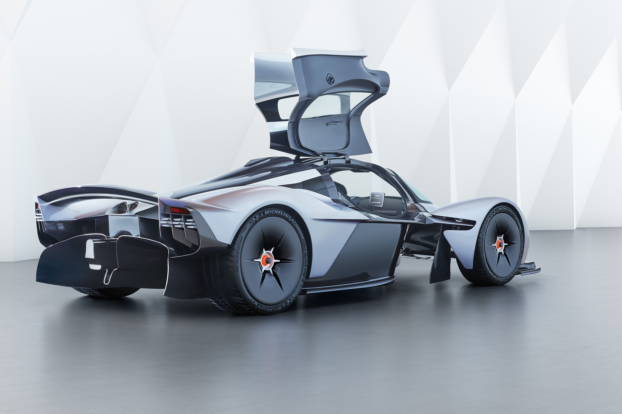 Aston Martin Valkyrie July 2017 05