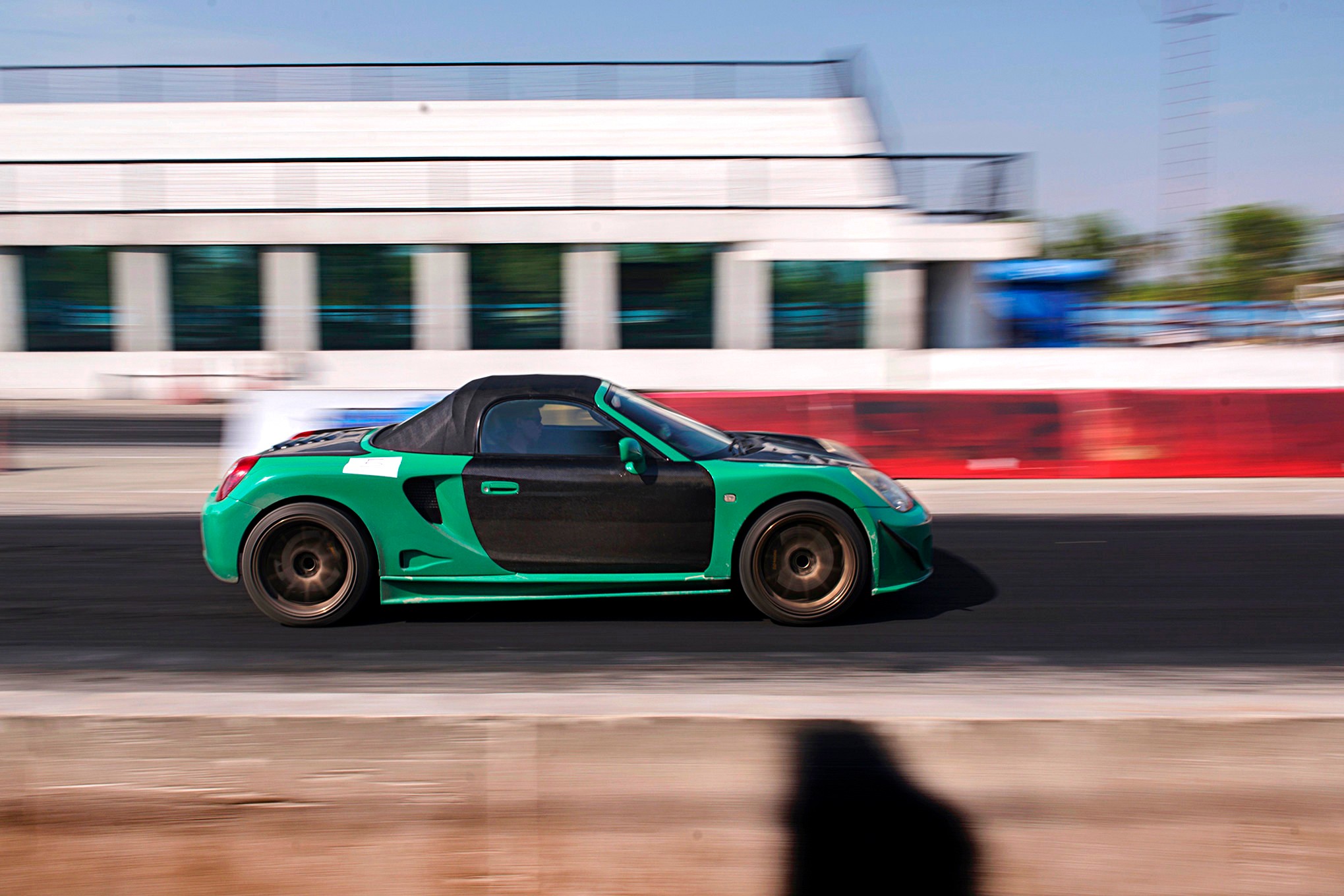 mrs mr2 spyder rolling