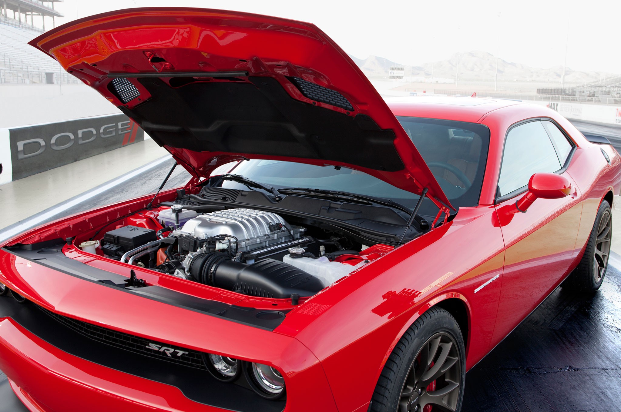 2015 Dodge Challenger SRT Hellcat hood open