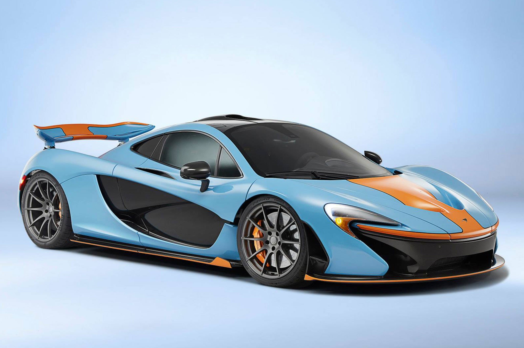 McLaren P1 in Gulf livery by MSO Bespoke front three quarter