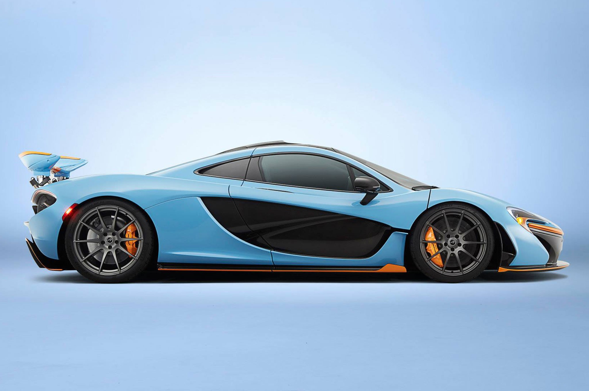 McLaren P1 in Gulf livery by MSO Bespoke side profile