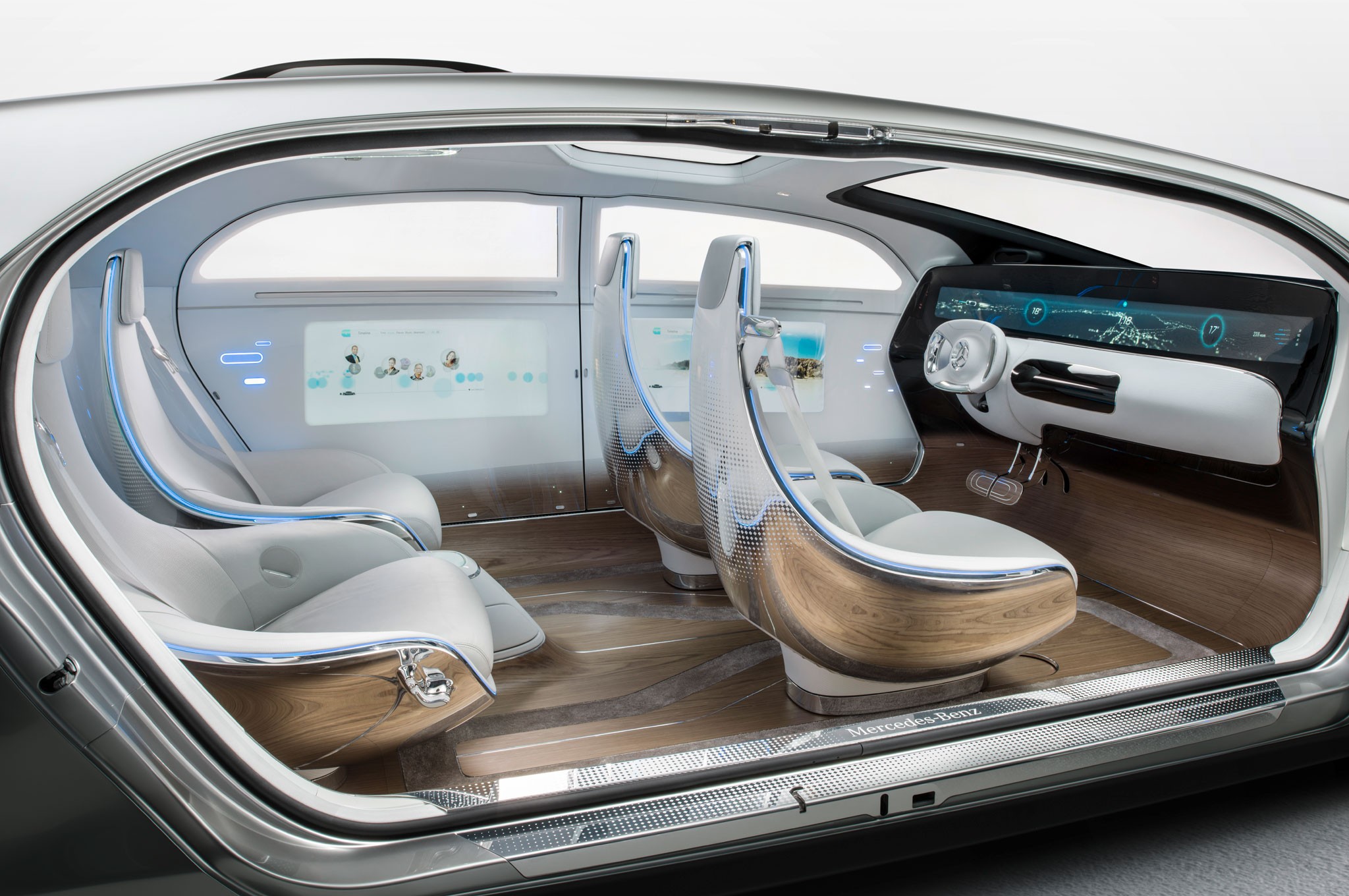Mercedes Benz F 015 Luxury in Motion concept cabin 1