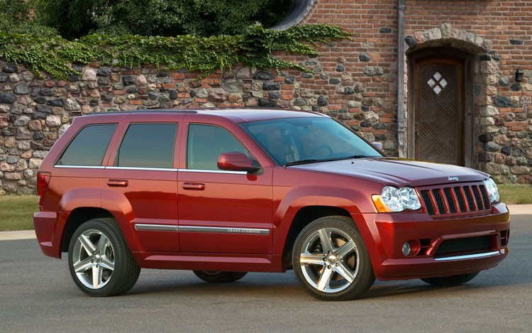 163 news090327 00z 2009 jeep grand cherokee srt8 passenger side view