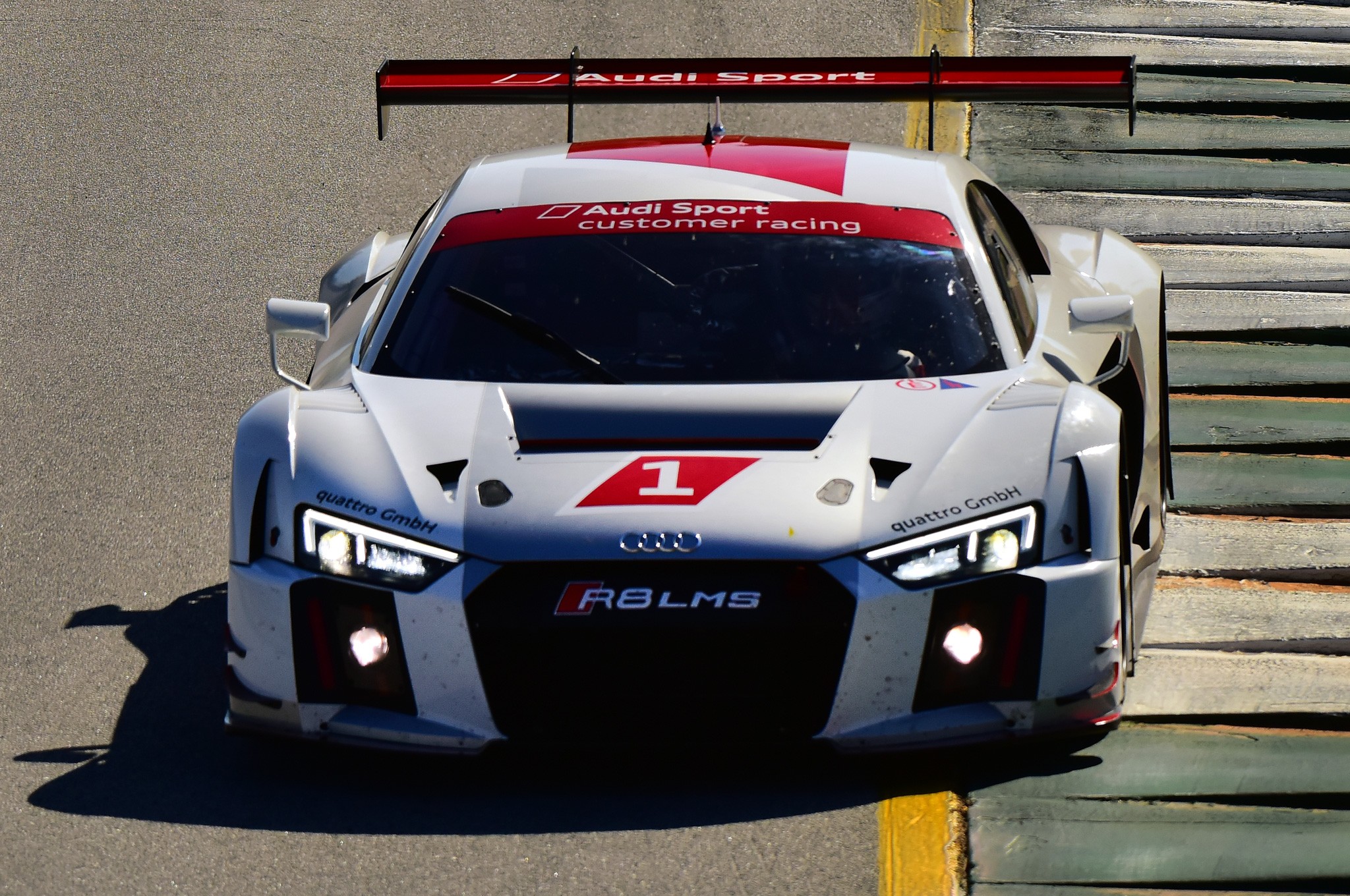 2016 Audi R8 LMS front end 03