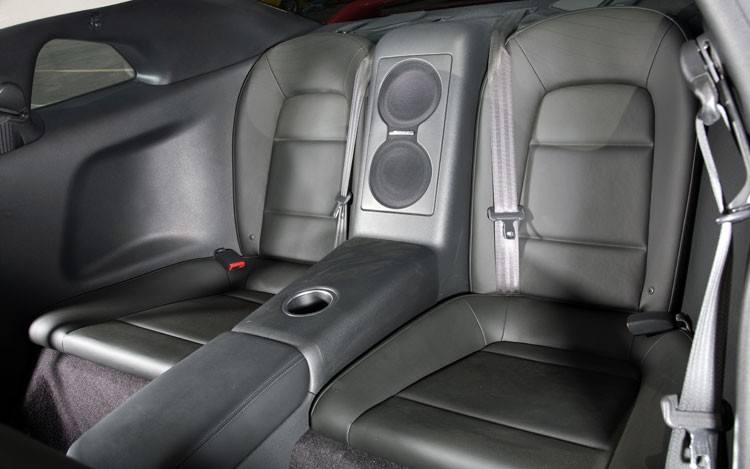 2009 nissan GT R rear seats