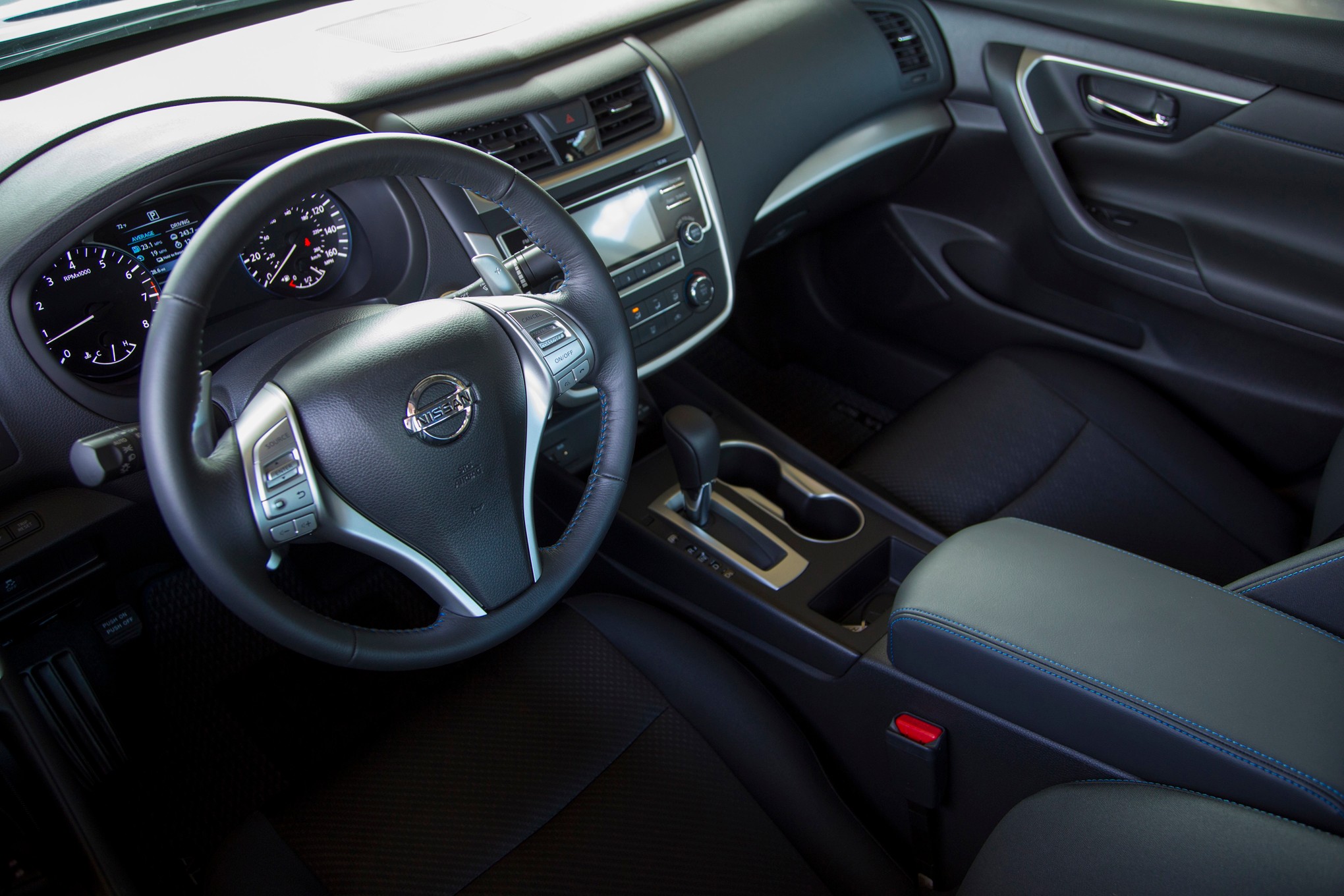 2016 Nissan Altima interior