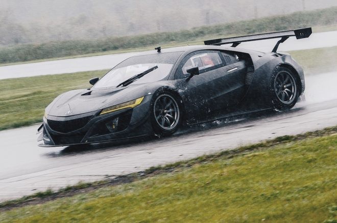 Acura NSX GT3 race car front three quarter rain 660x438
