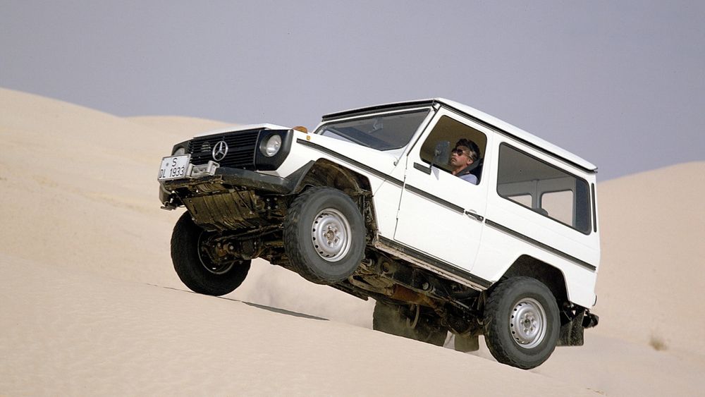 460 series G Class lifts a front wheel in some dunes