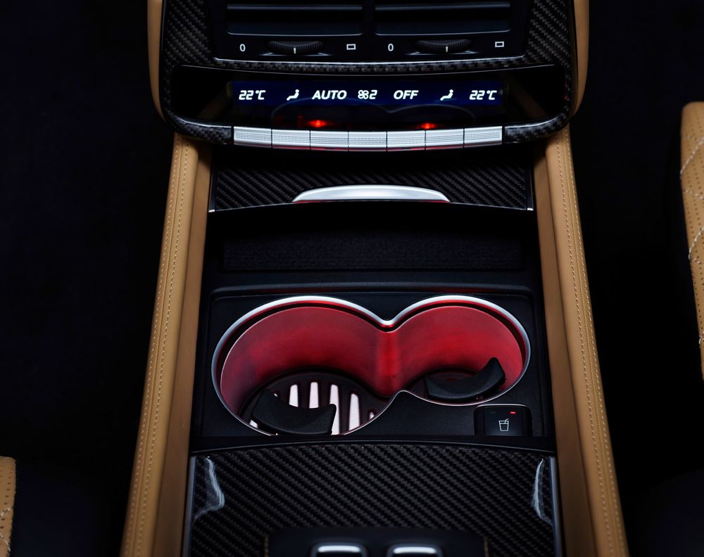 2017 Mercedes Maybach G 650 Landaulet Cupholders Red