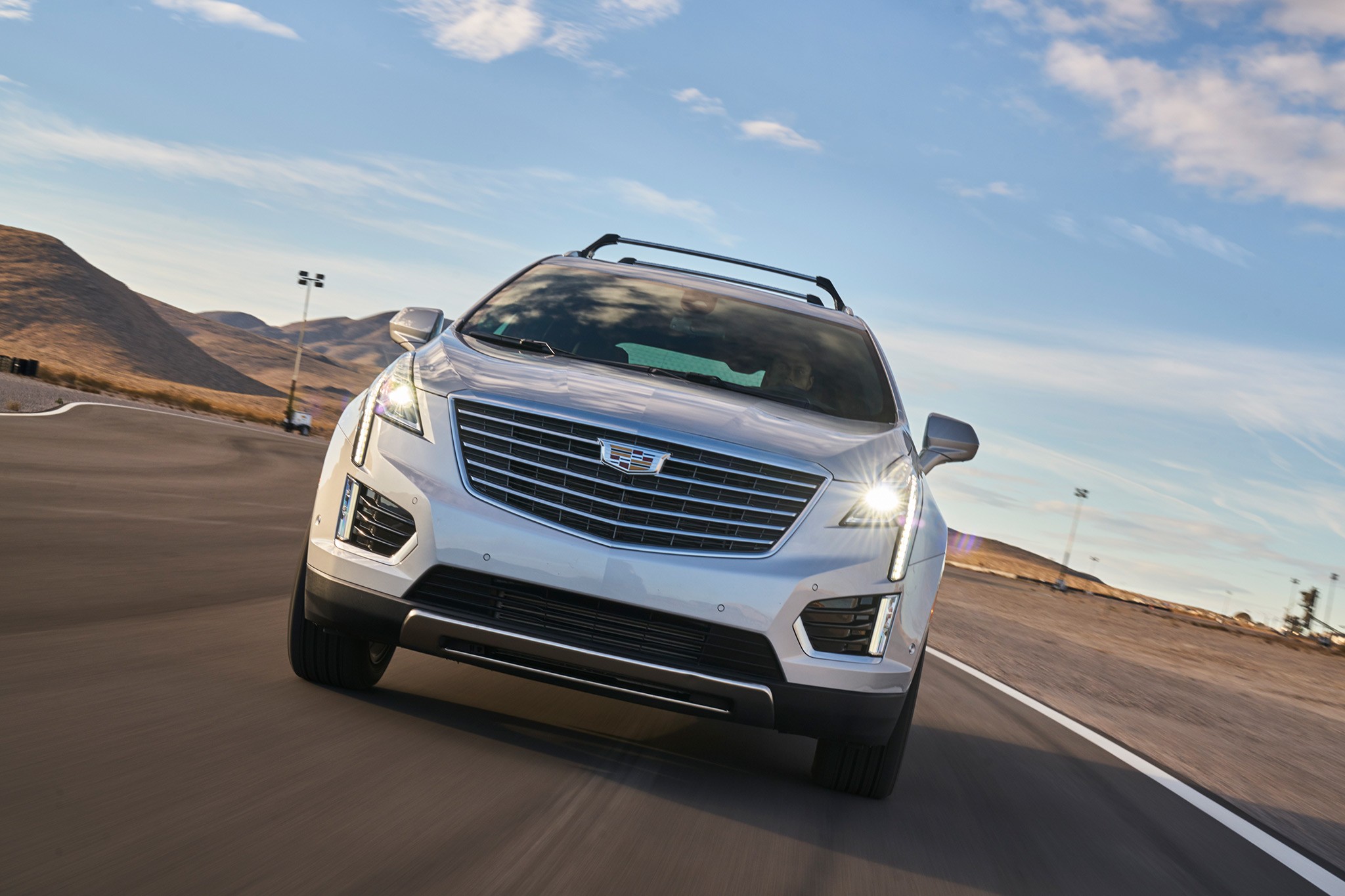 Cadillac XT5 2017 All Stars Contender Front 02