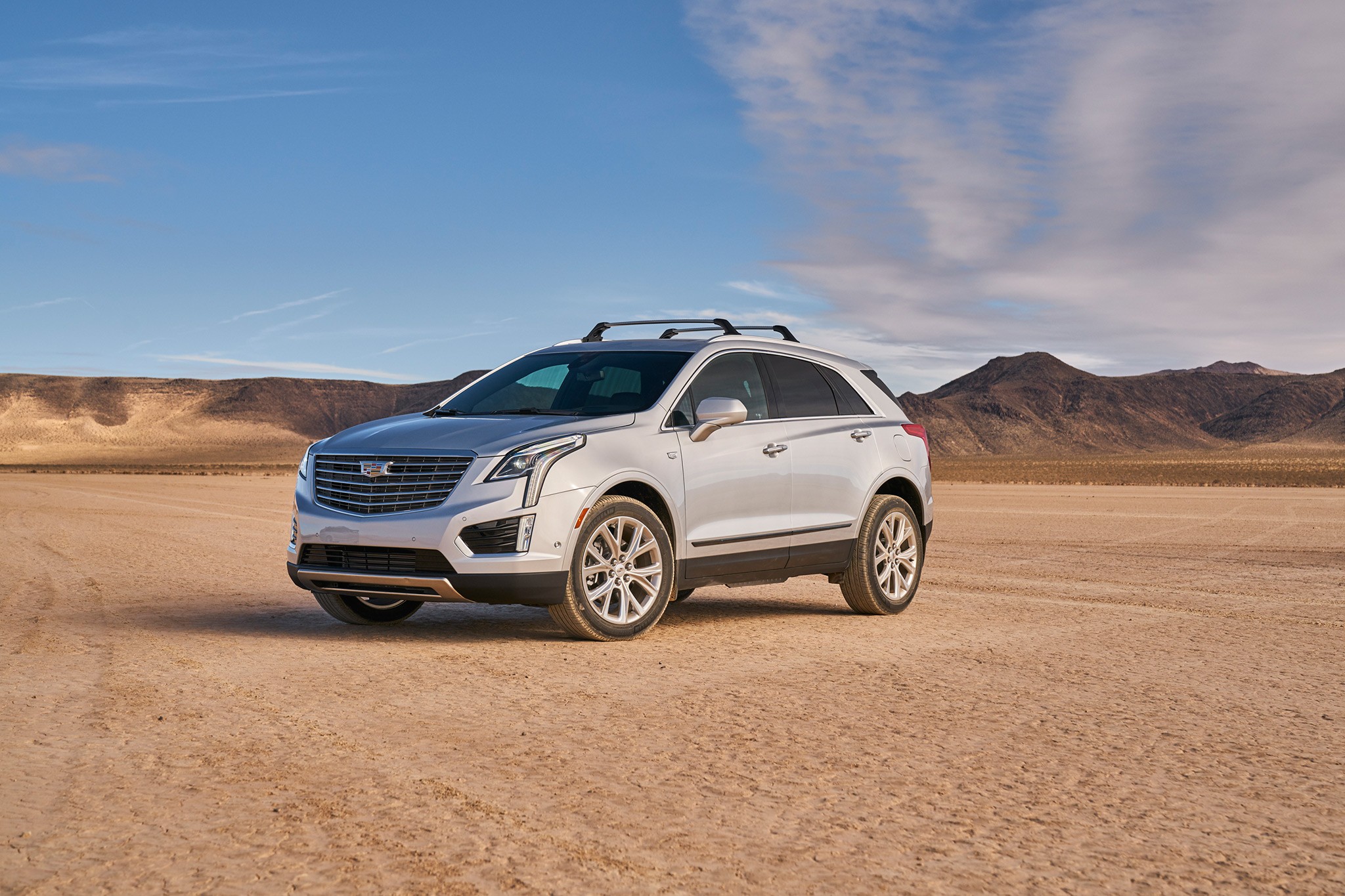 Cadillac XT5 2017 All Stars Contender Front Three Quarter 02
