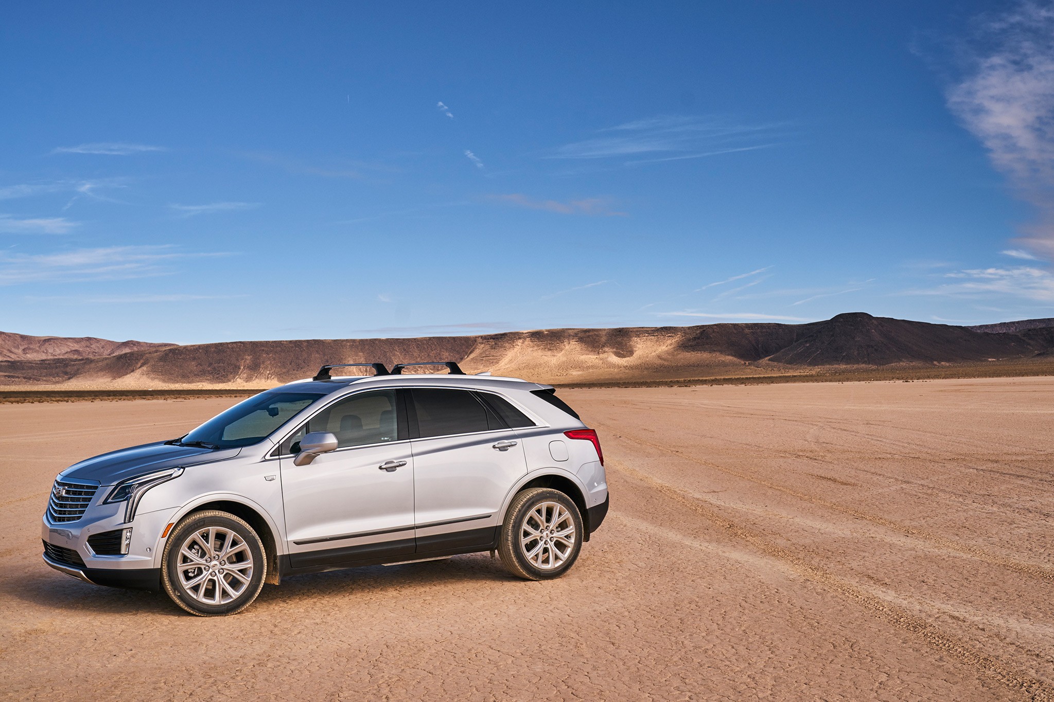 Cadillac XT5 2017 All Stars Contender Left Side 02