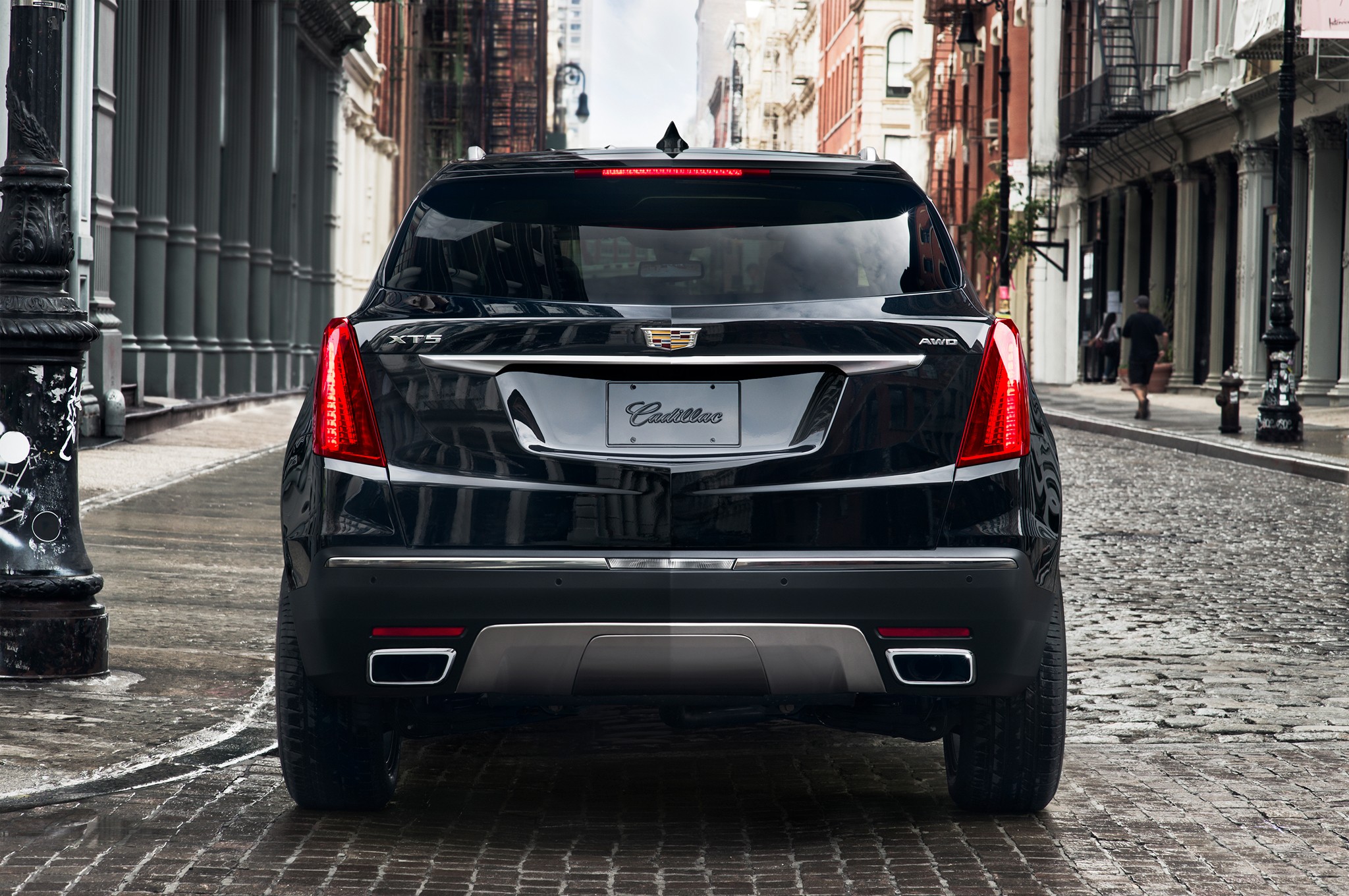 2017 Cadillac XT5 rear end 03