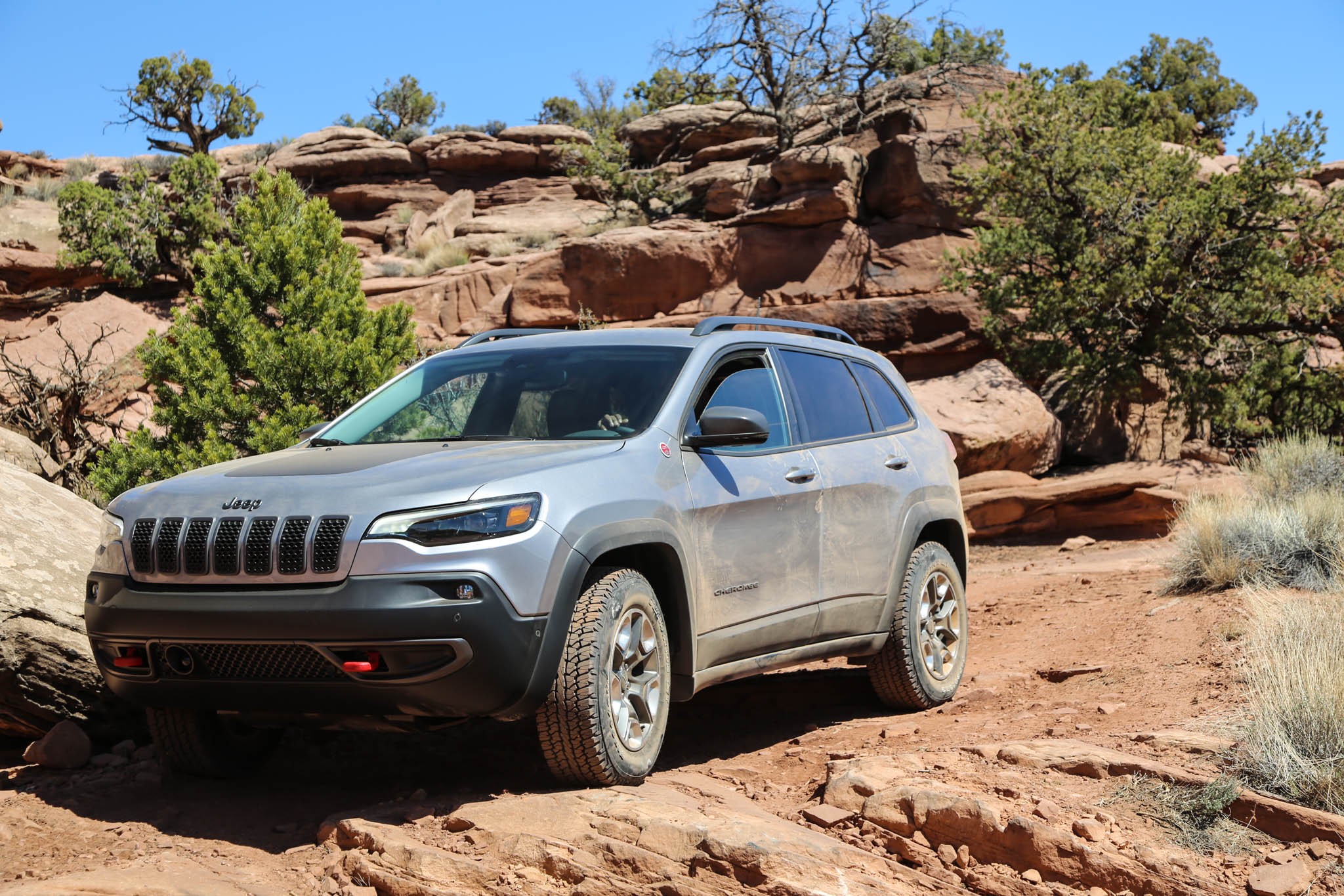 2018 Jeep Wrangler Rubicon and Cherokee Trailhawk 13
