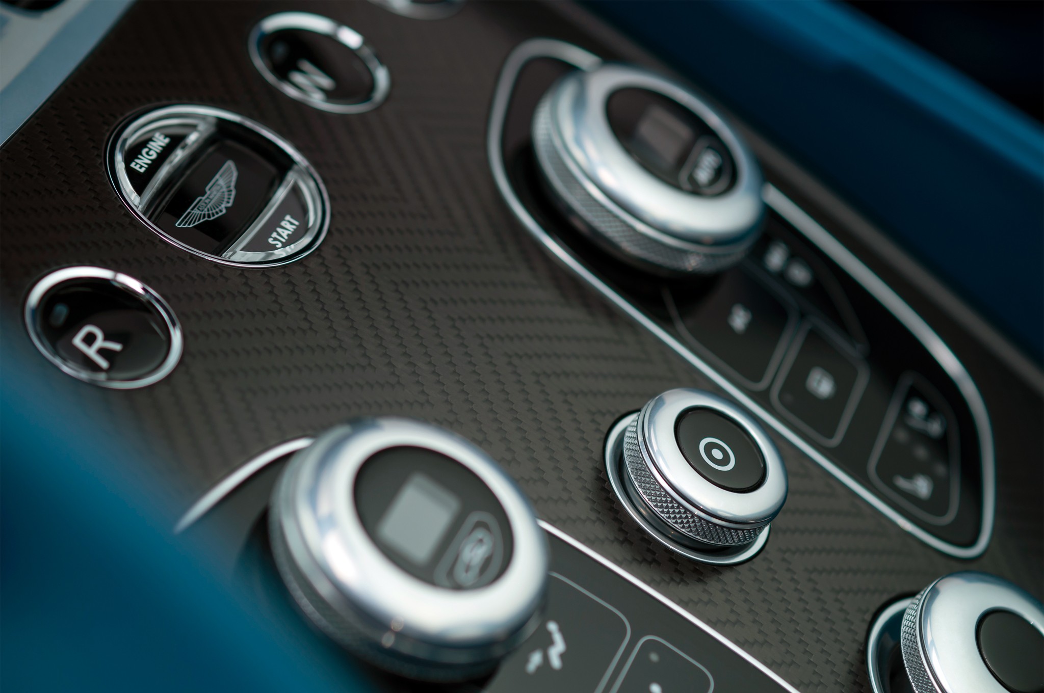 2014 Aston Martin Vanquish Volante center console