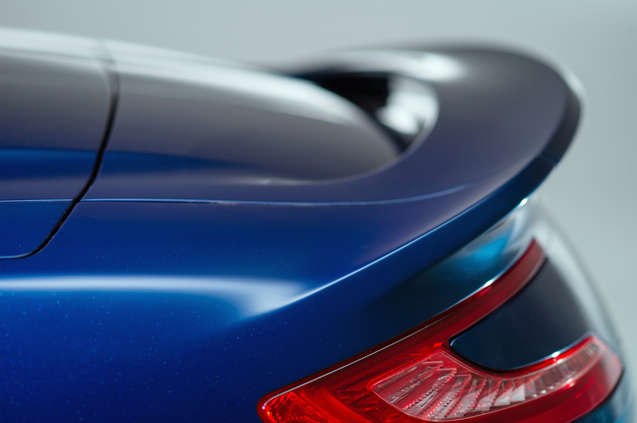 2014 Aston Martin Vanquish Volante rear tail