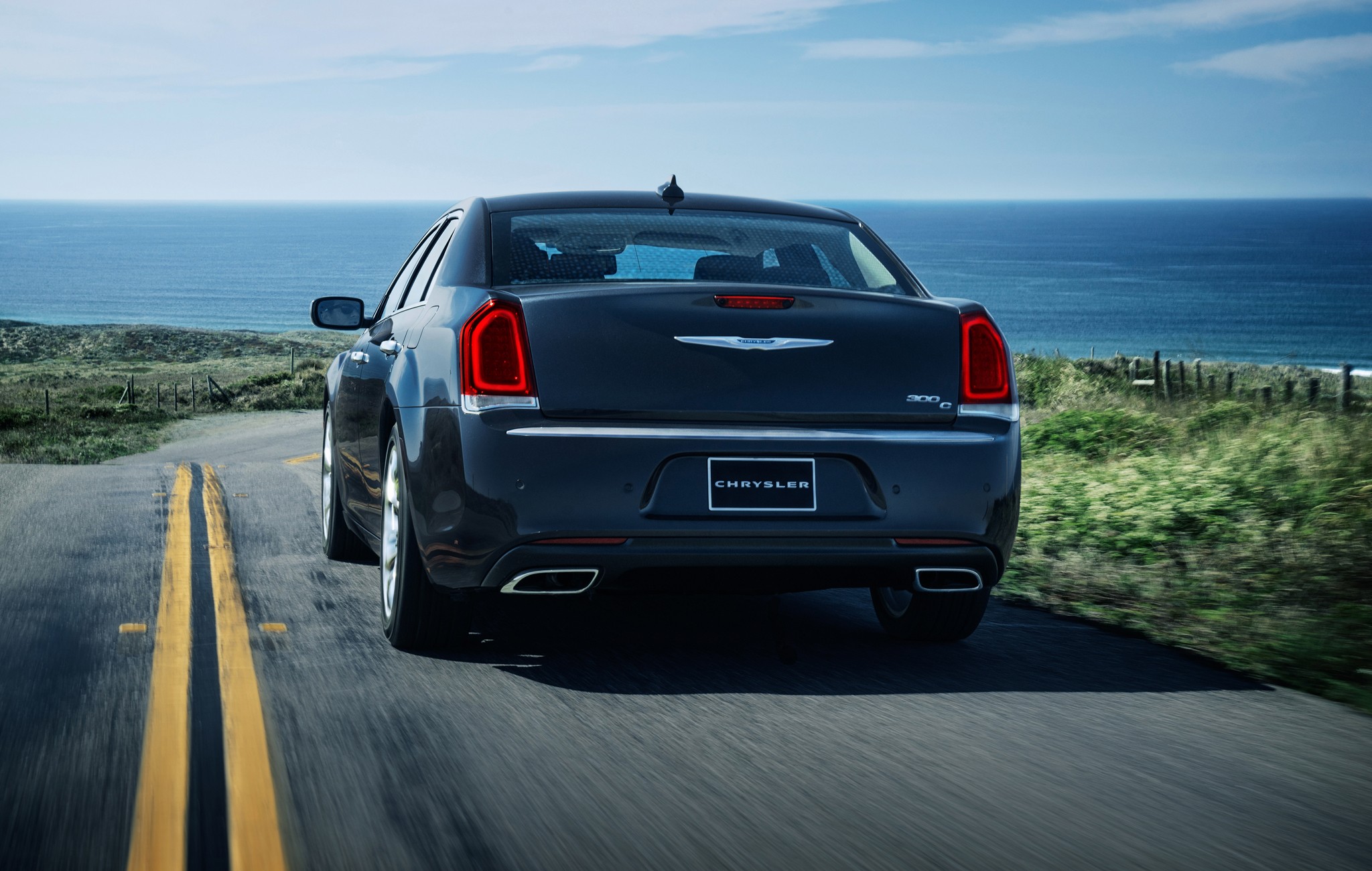 2015 Chrysler 300C Platinum rear end in motion