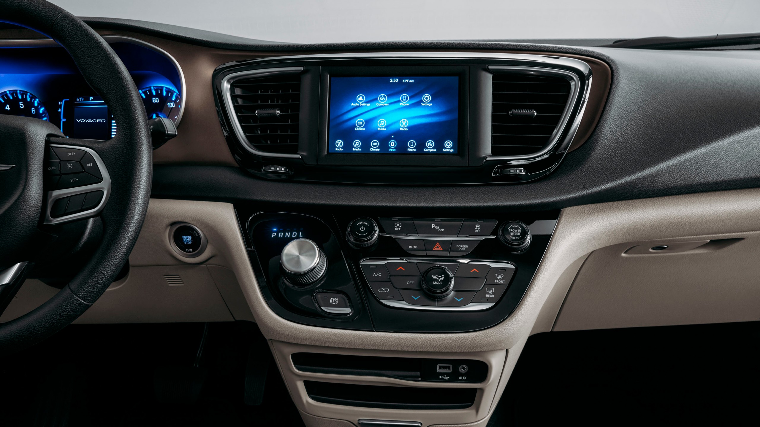 2020 Chrysler Voyager infotainment system