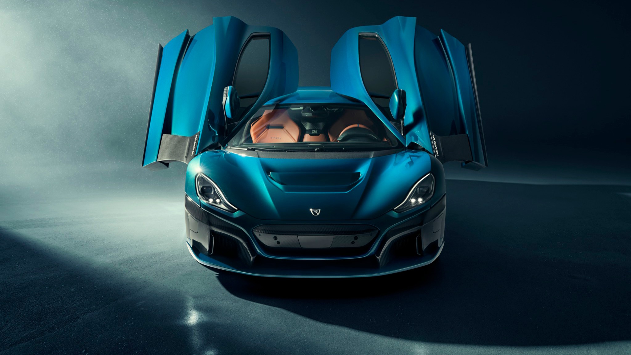 RIMAC NEVERA FRONT open
