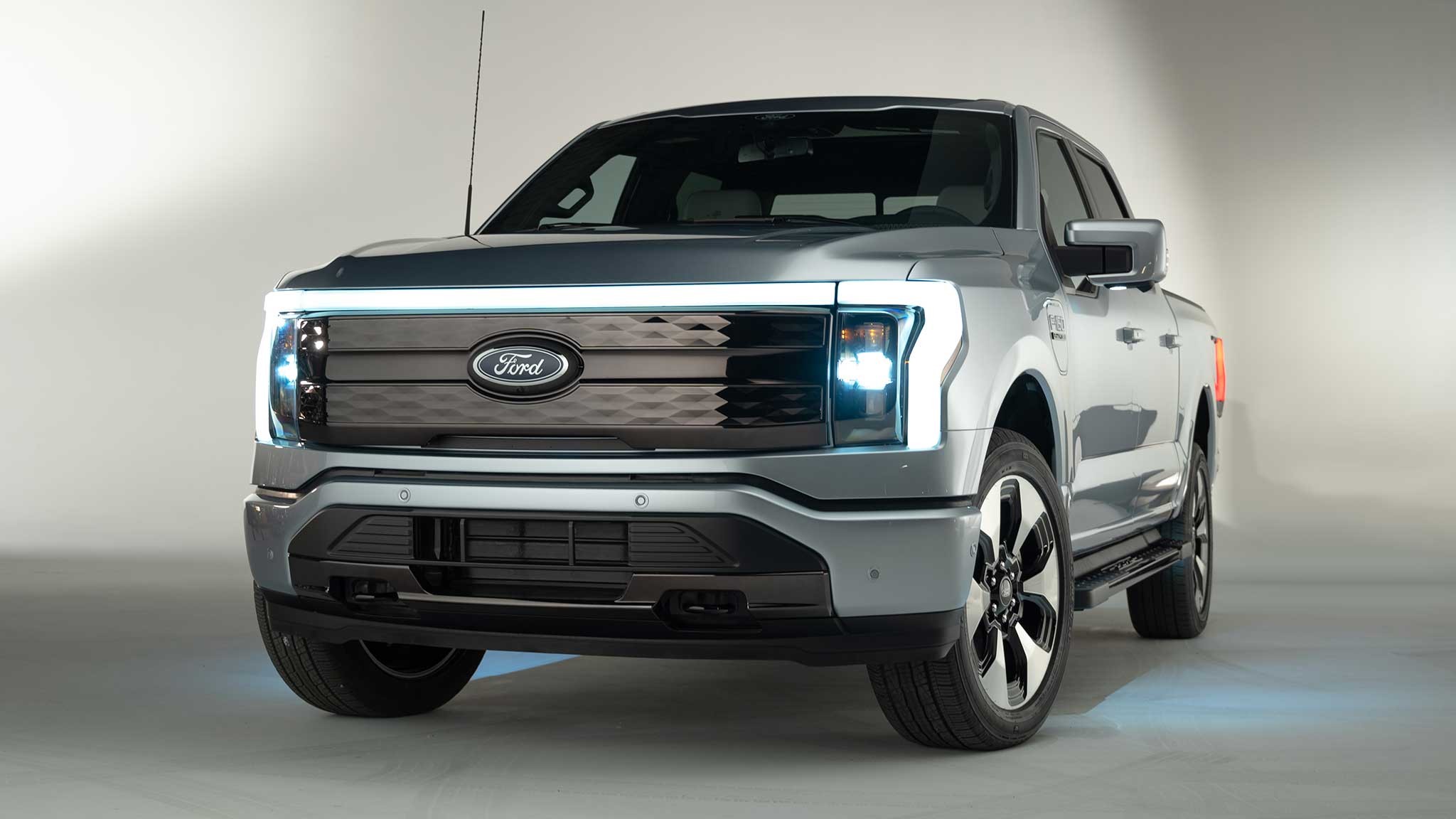 2022 Ford F 150 Lightning front view