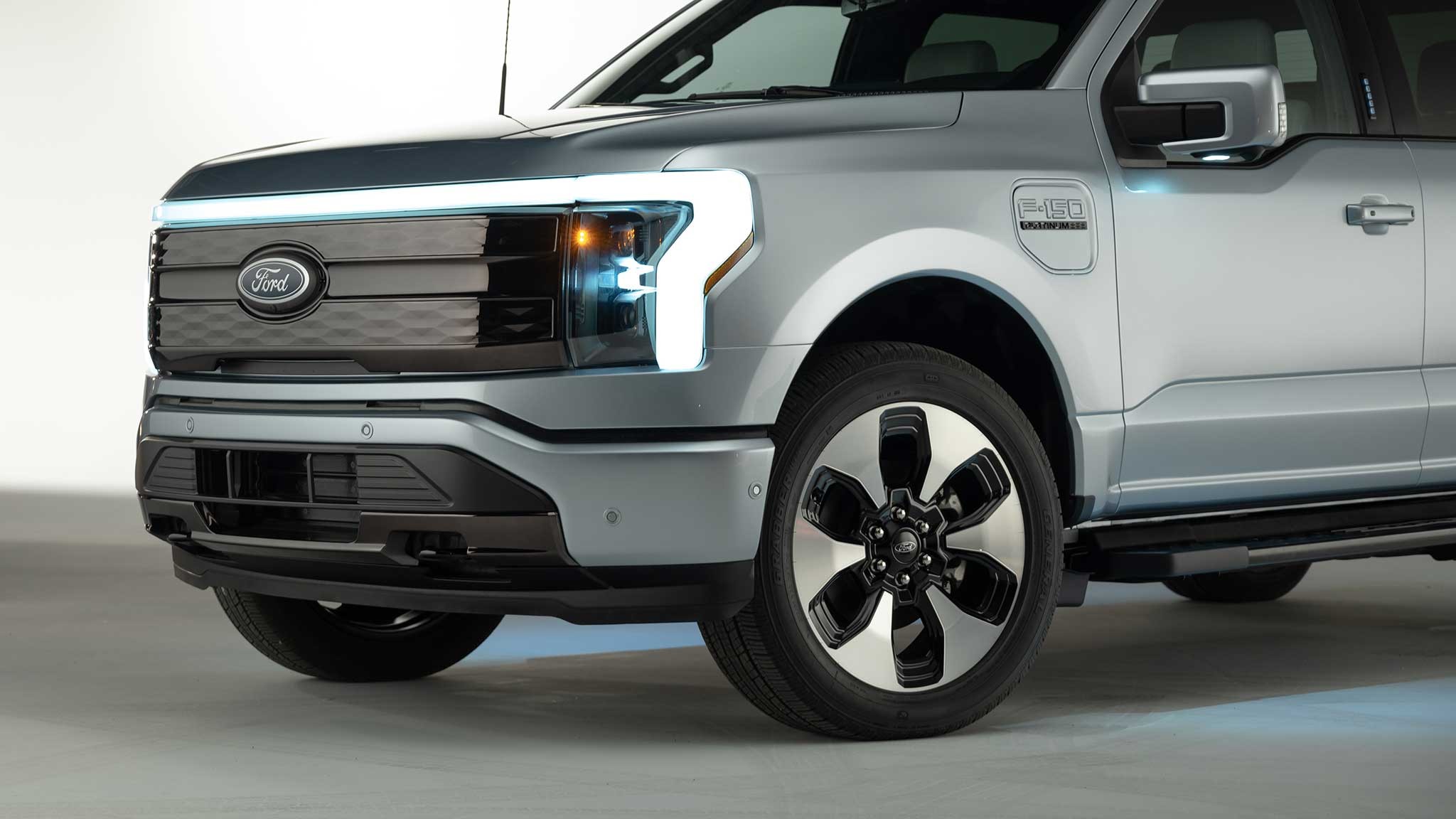 2022 Ford F 150 Lightning front bumper
