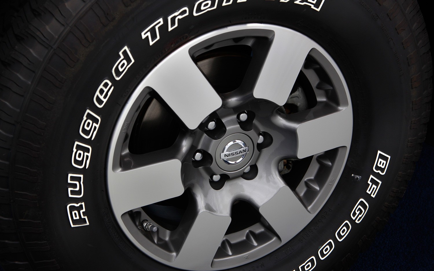 2012-Nissan-Xterra-wheels