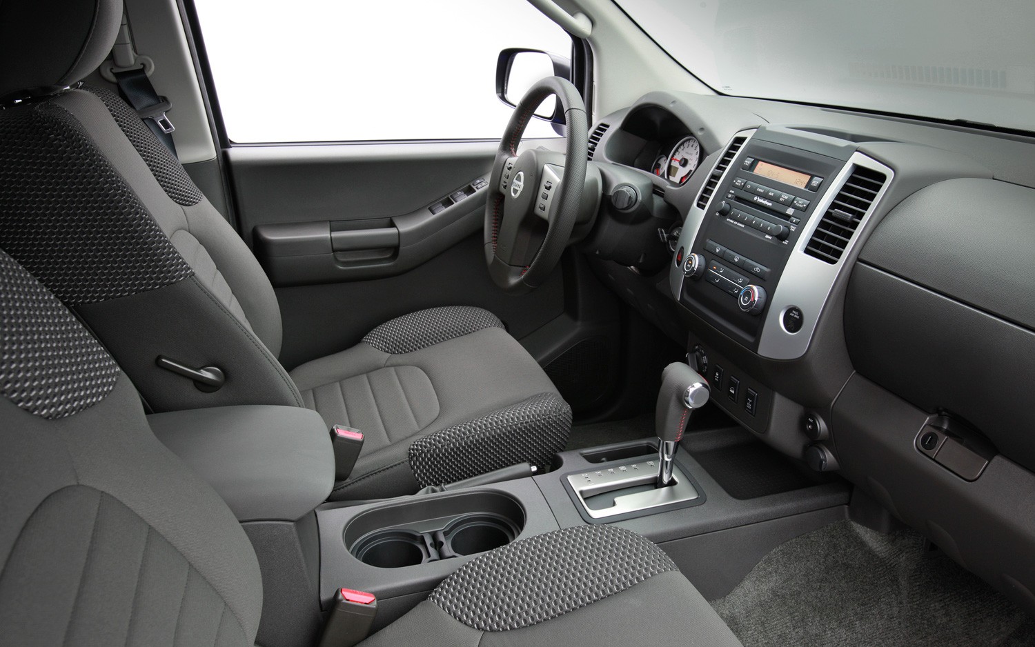 2012-Nissan-Xterra-interior