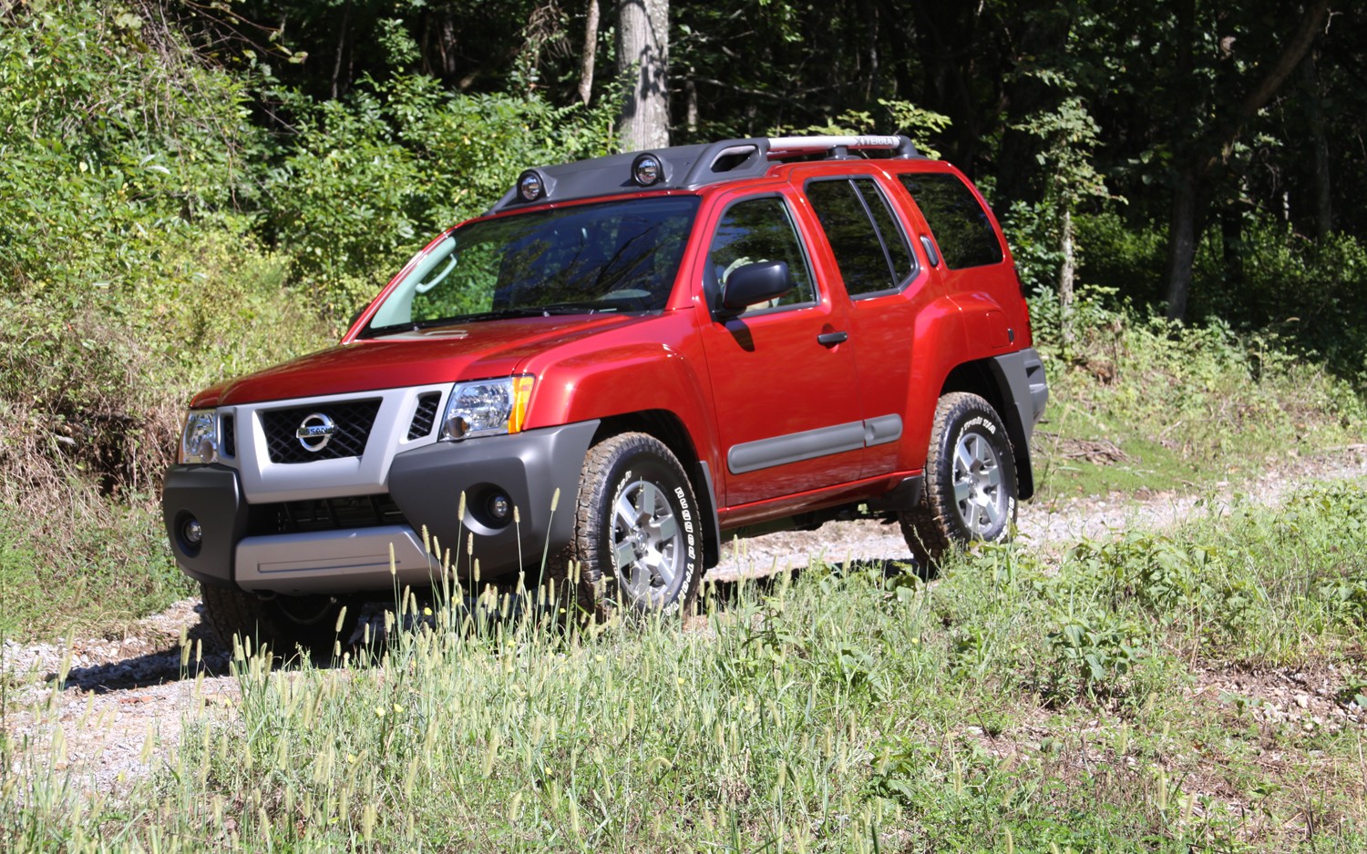 2012-Nissan-Xterra-PRO-4X-front-three-quarter-view