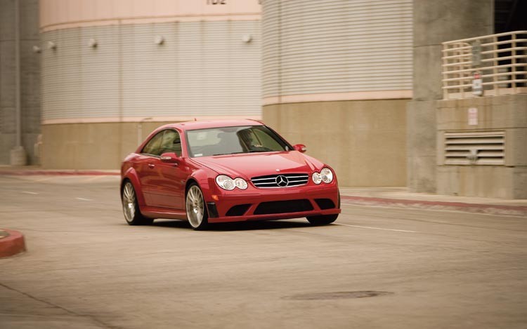 112_0708_06z 2008_mercedes_benz_CLK63_AMG_black_series front_three_quarter_view