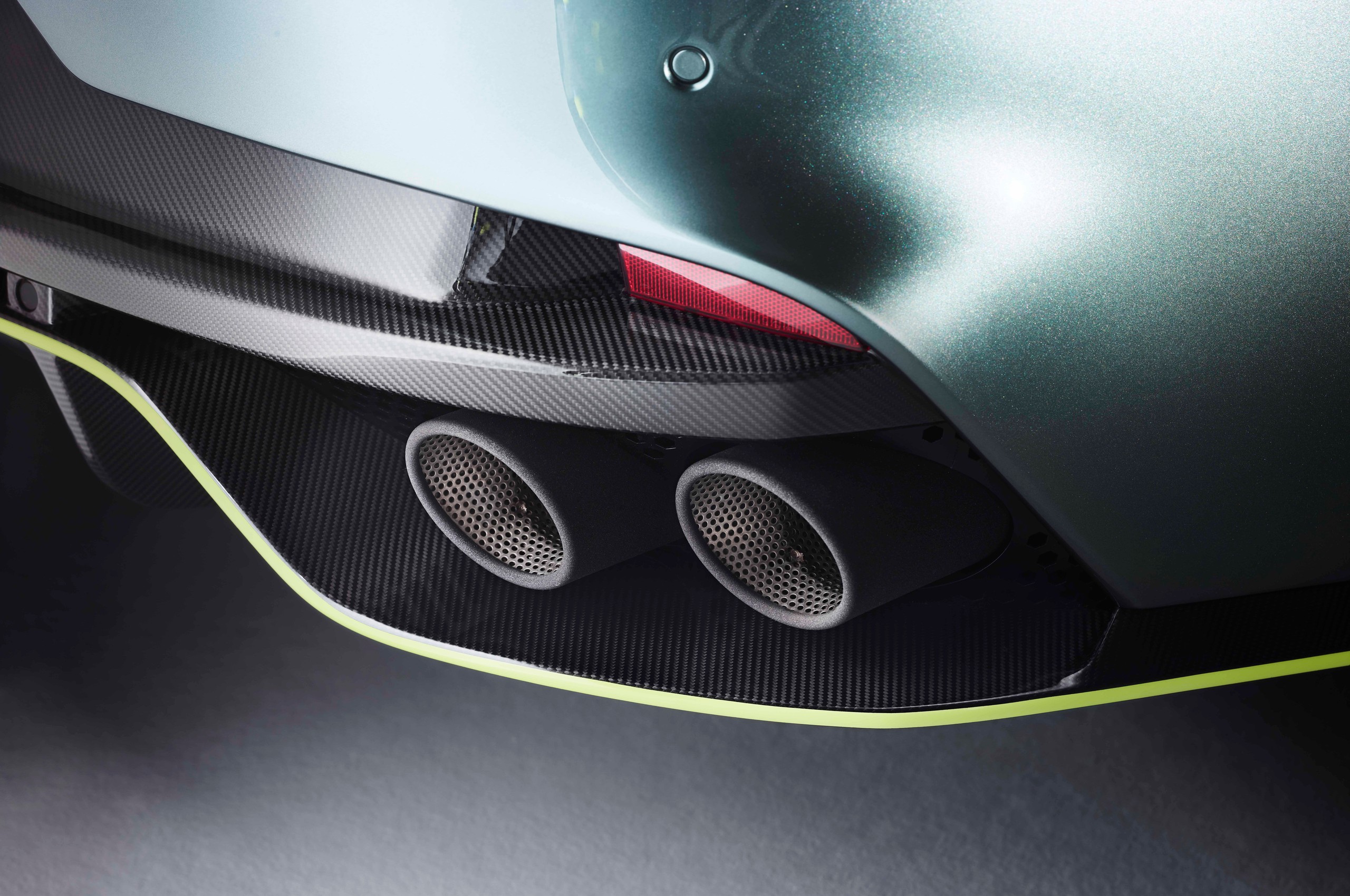 Aston Martin Rapide AMR exhaust