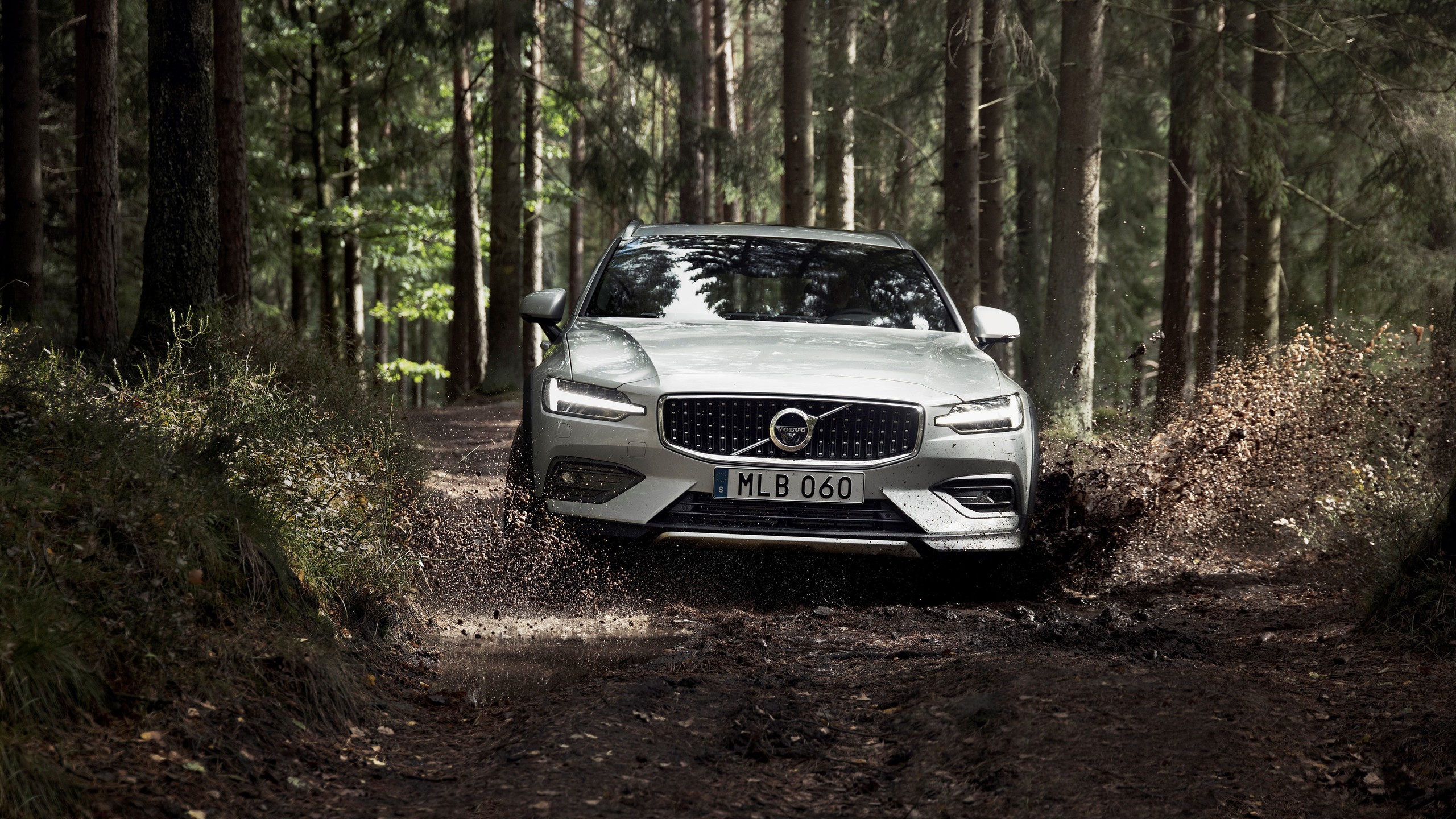 2020 Volvo V60 Cross Country off road
