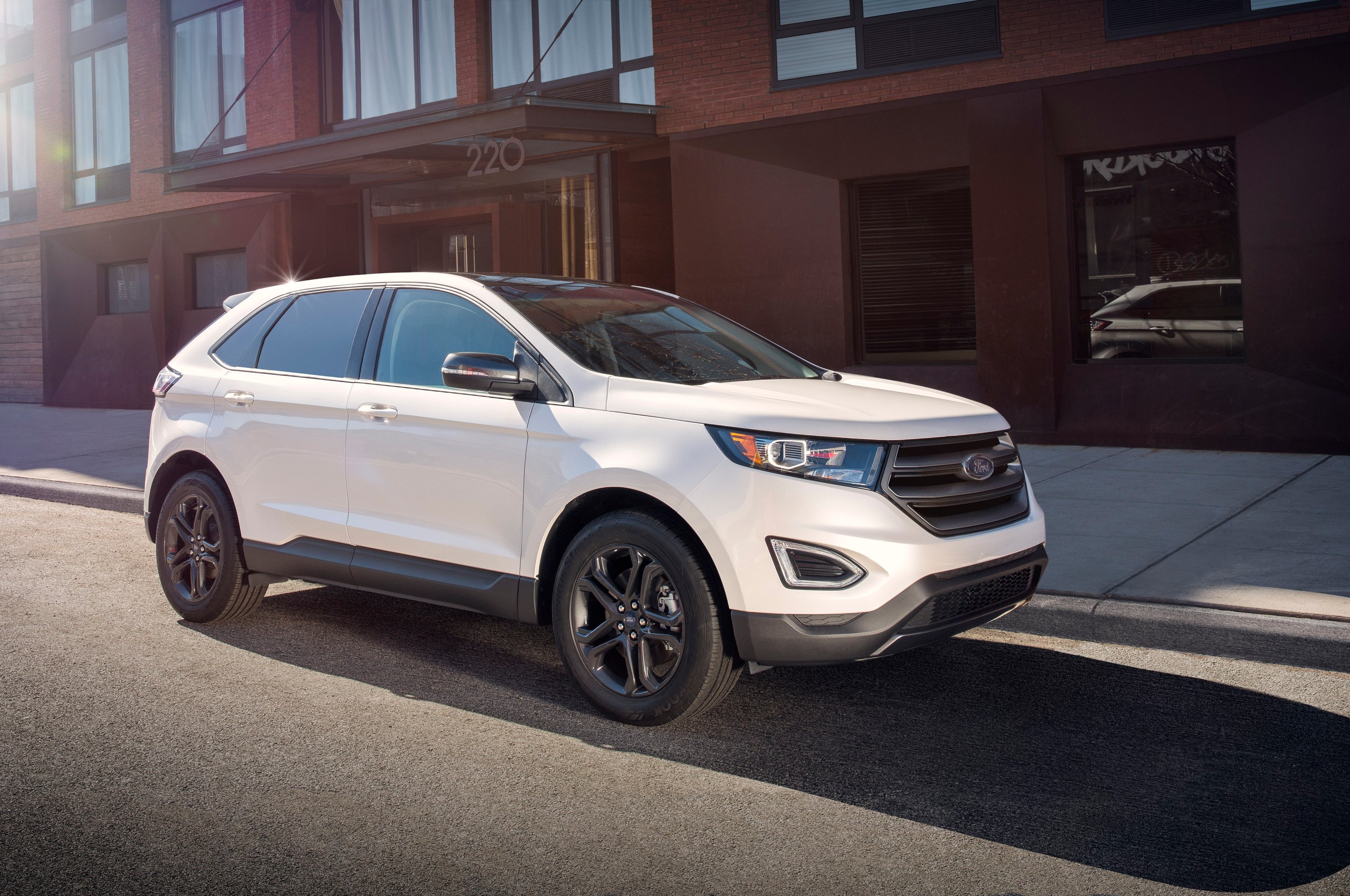 2018 Ford Edge SEL Sport Appearance Package parked