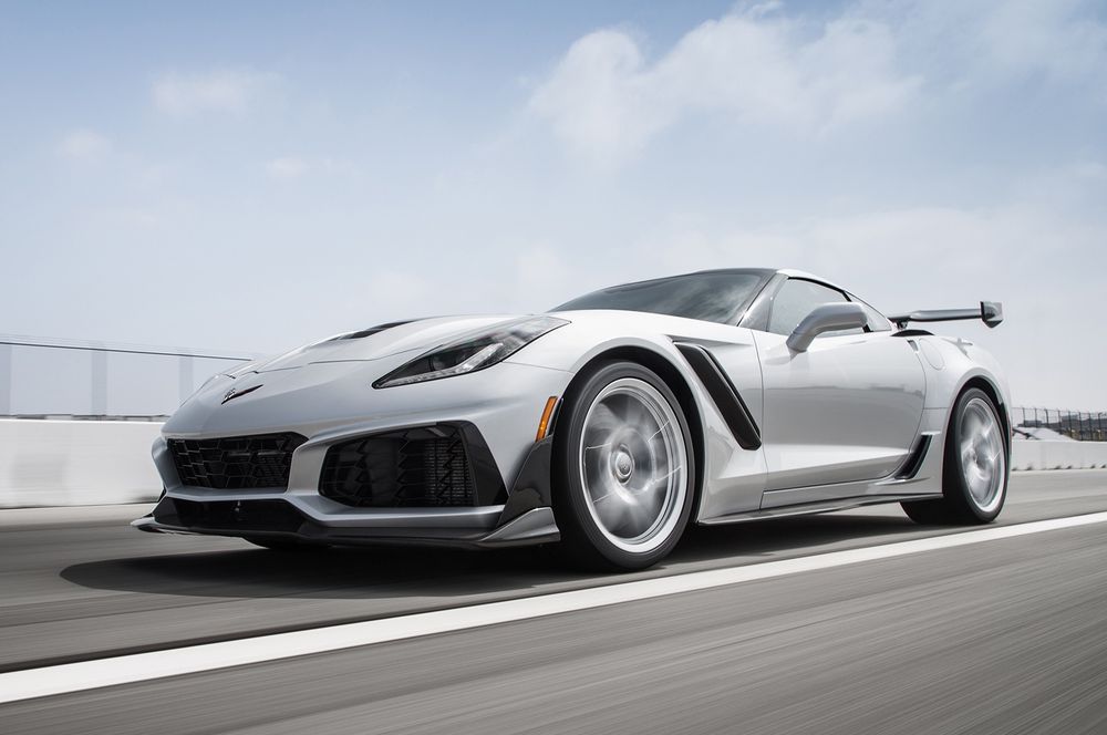 2019 Chevrolet Corvette ZR1 front three quarter in motion 03