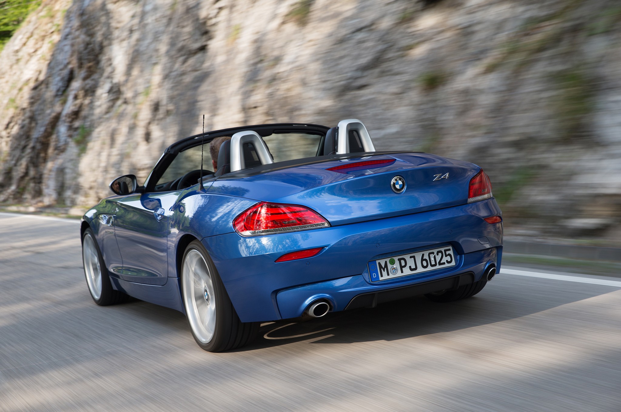 2016 BMW Z4 rear three quarter in motion