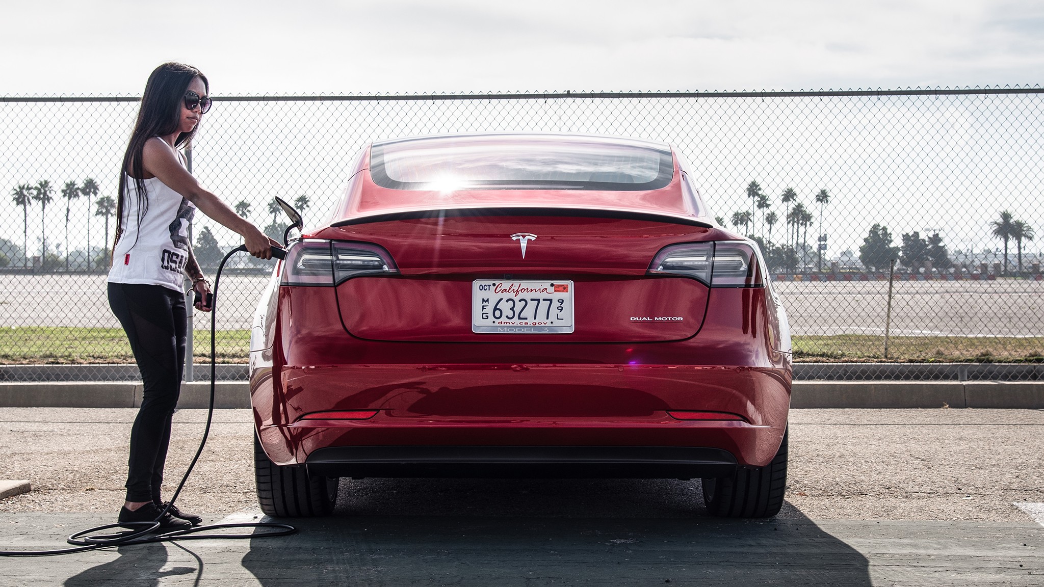 2018 Tesla Model 3 Dual Motor Performance rear charging